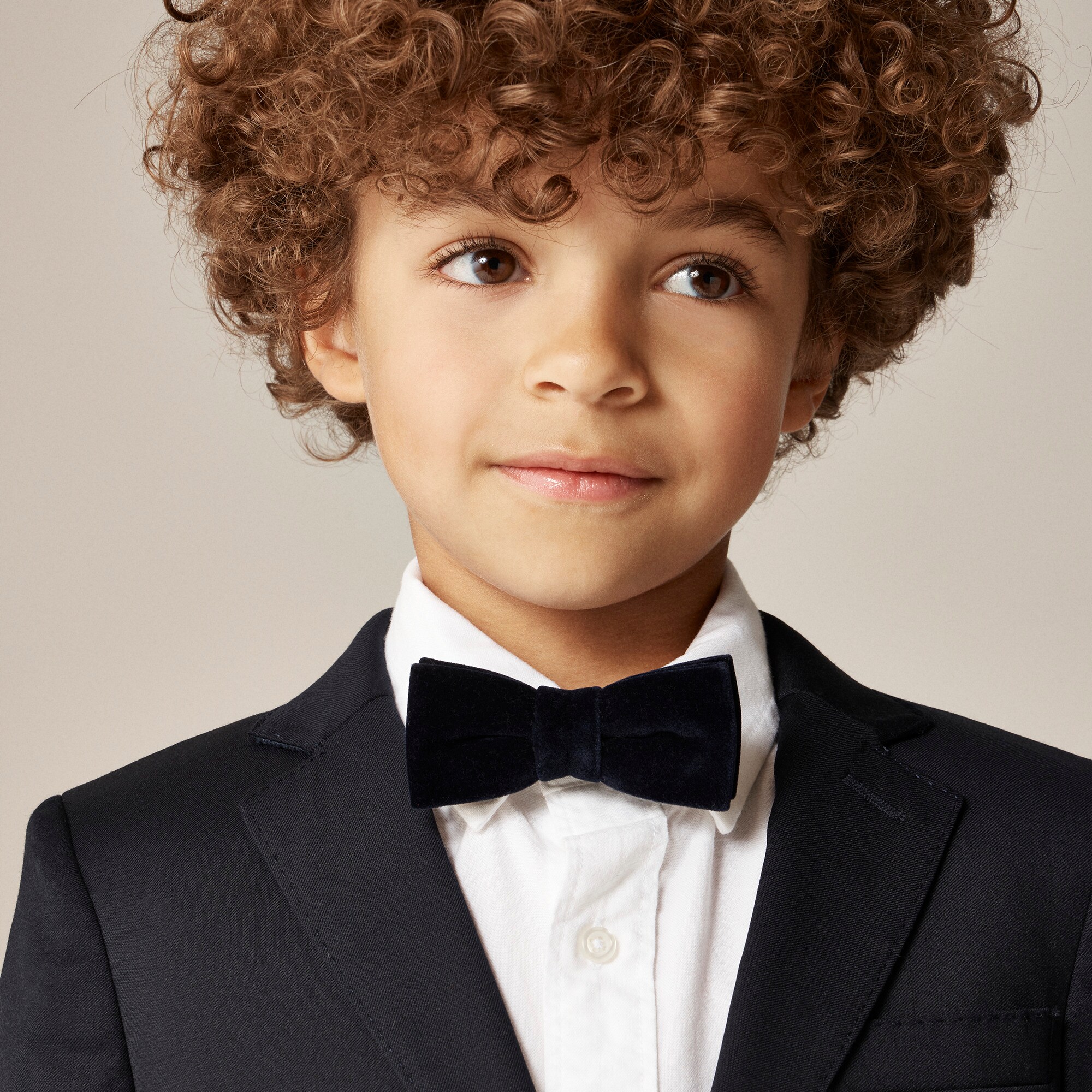 Kids' velvet bow tie