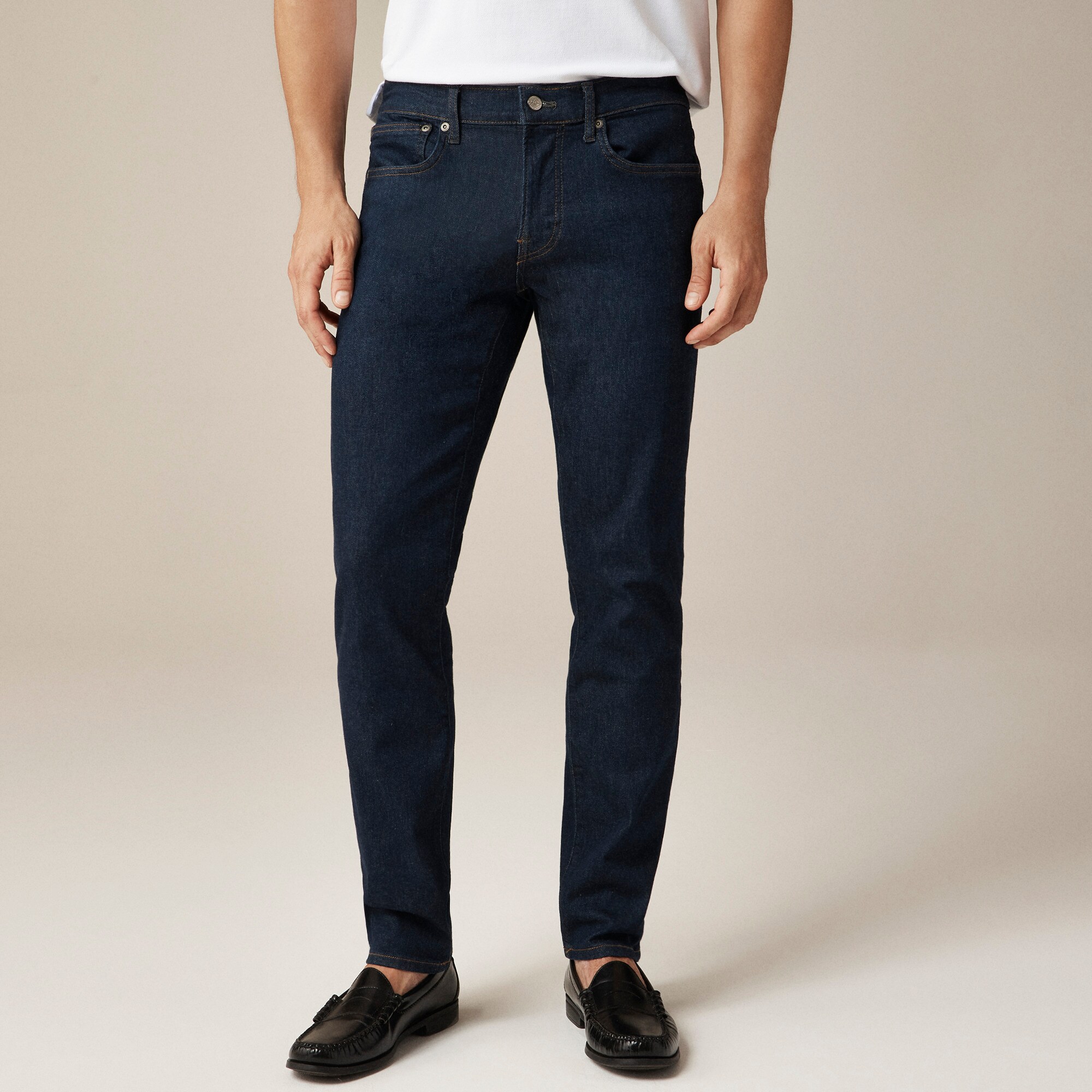  484 Slim-fit stretch jean in aged indigo wash