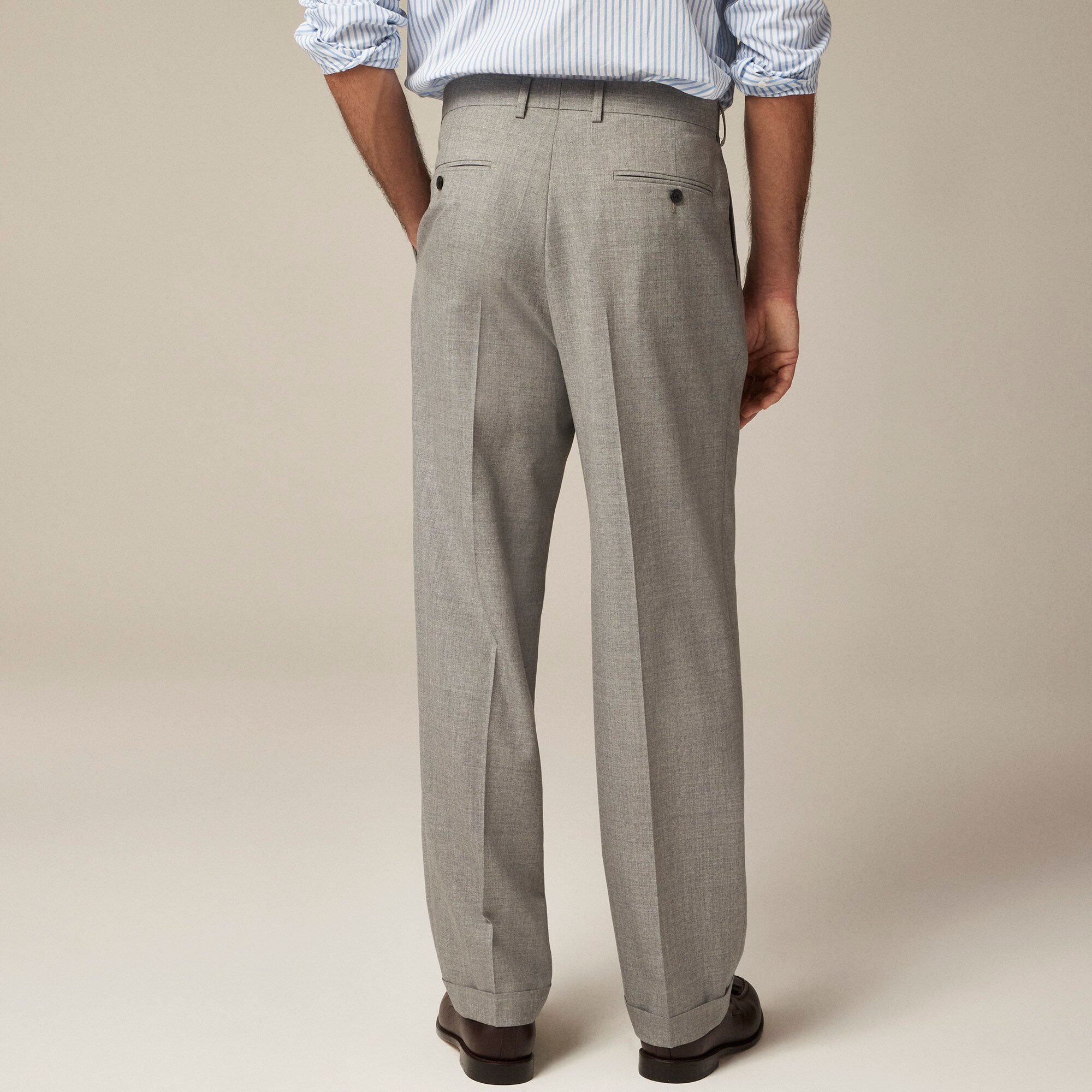 Relaxed-fit Double-pleated Trouser In Italian Tropical Wool For