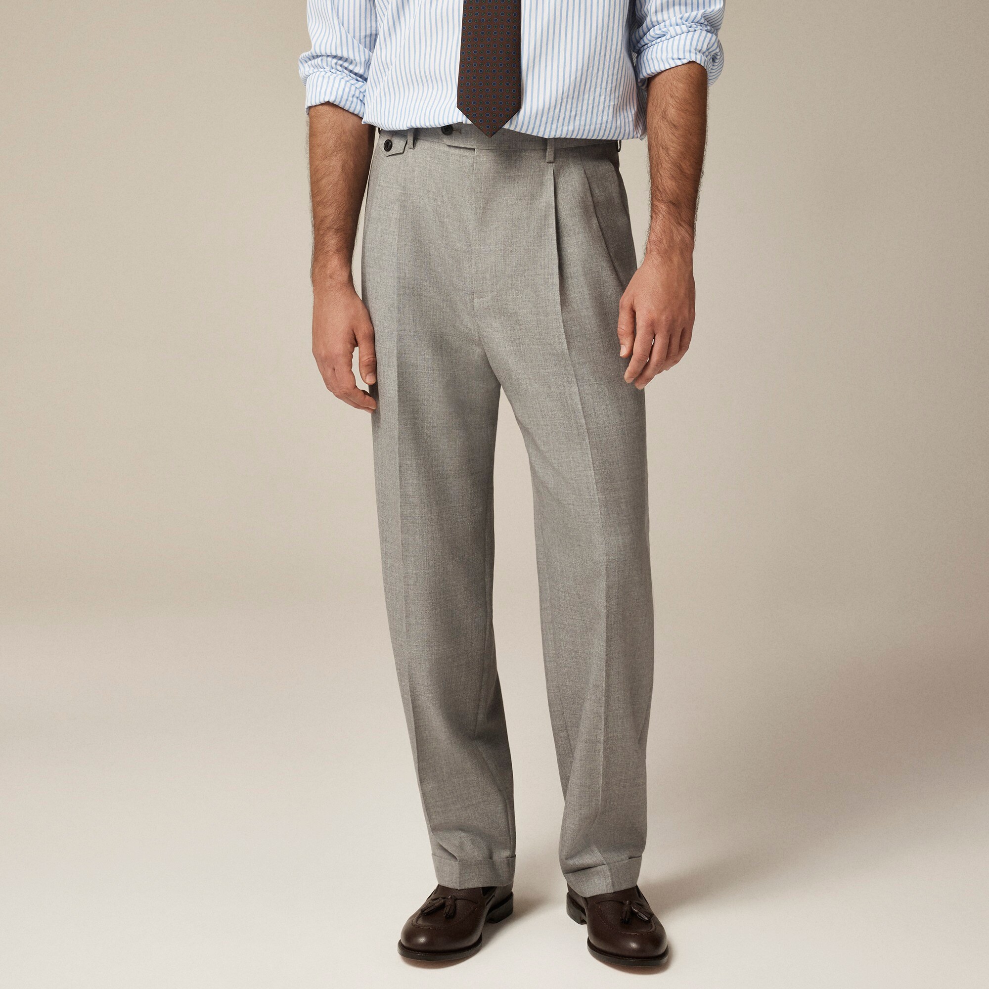  Relaxed-fit double-pleated trouser in Italian tropical wool