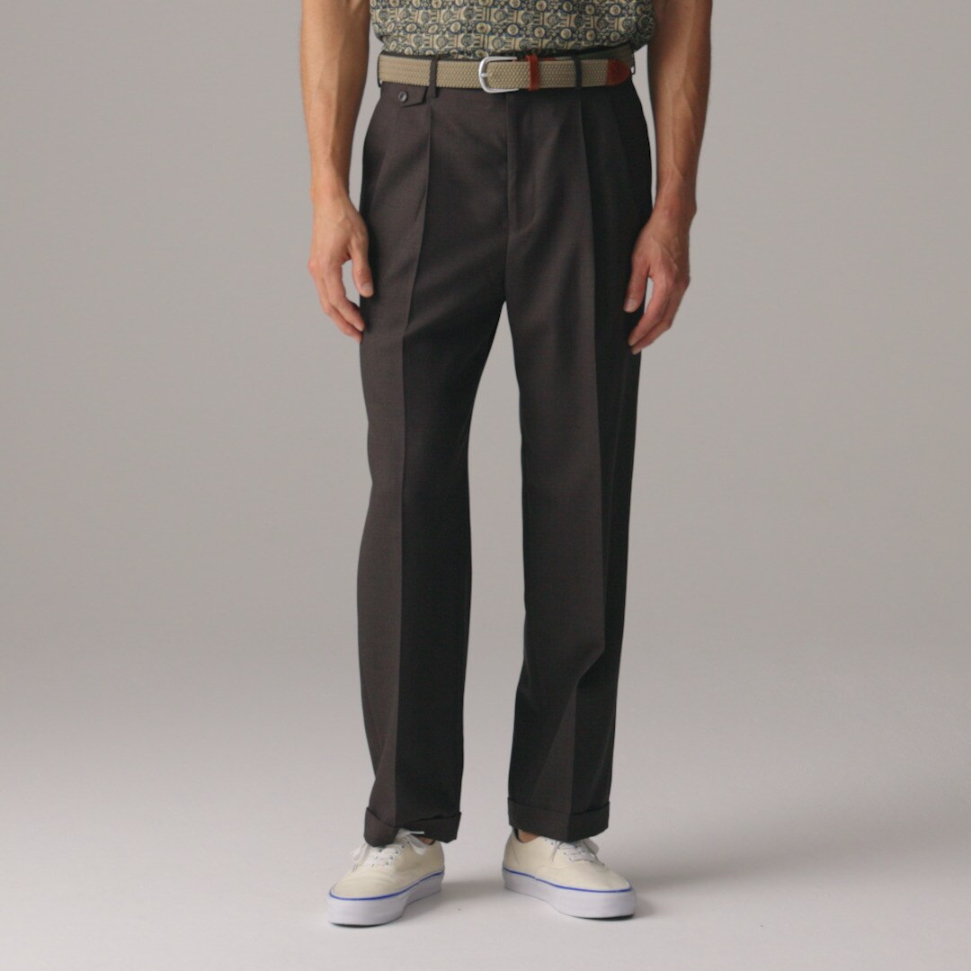 Relaxed-fit double-pleated trouser in Italian tropical wool
