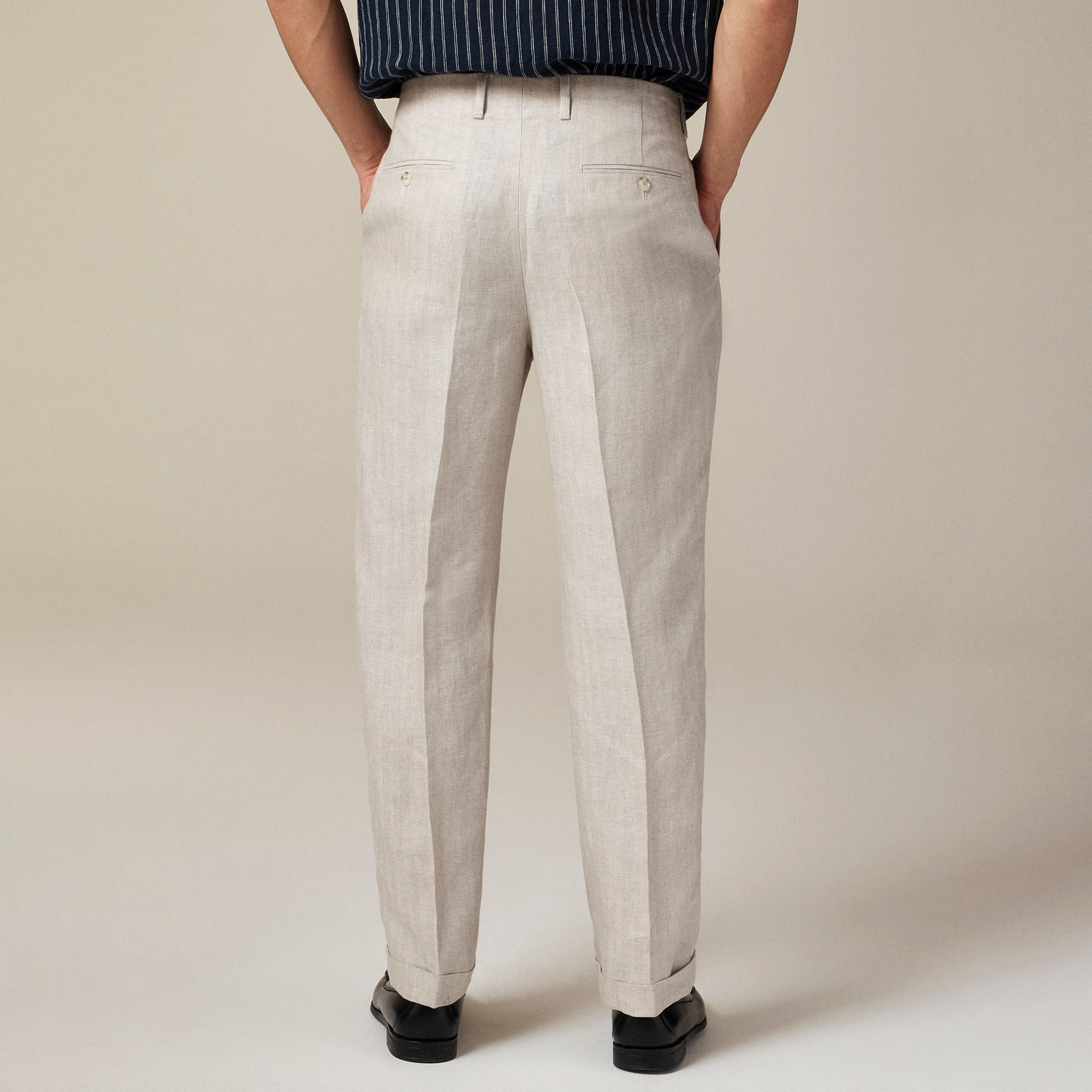 Crosby Classic-fit pleated suit pant in linen herringbone