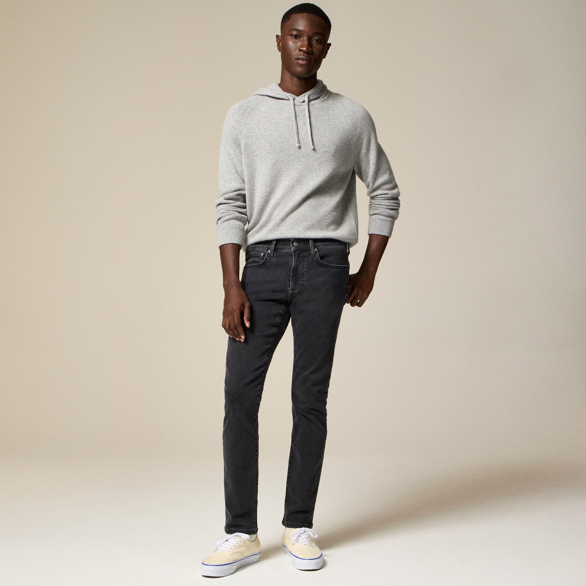 484 Slim-fit stretch jean in dark charcoal wash