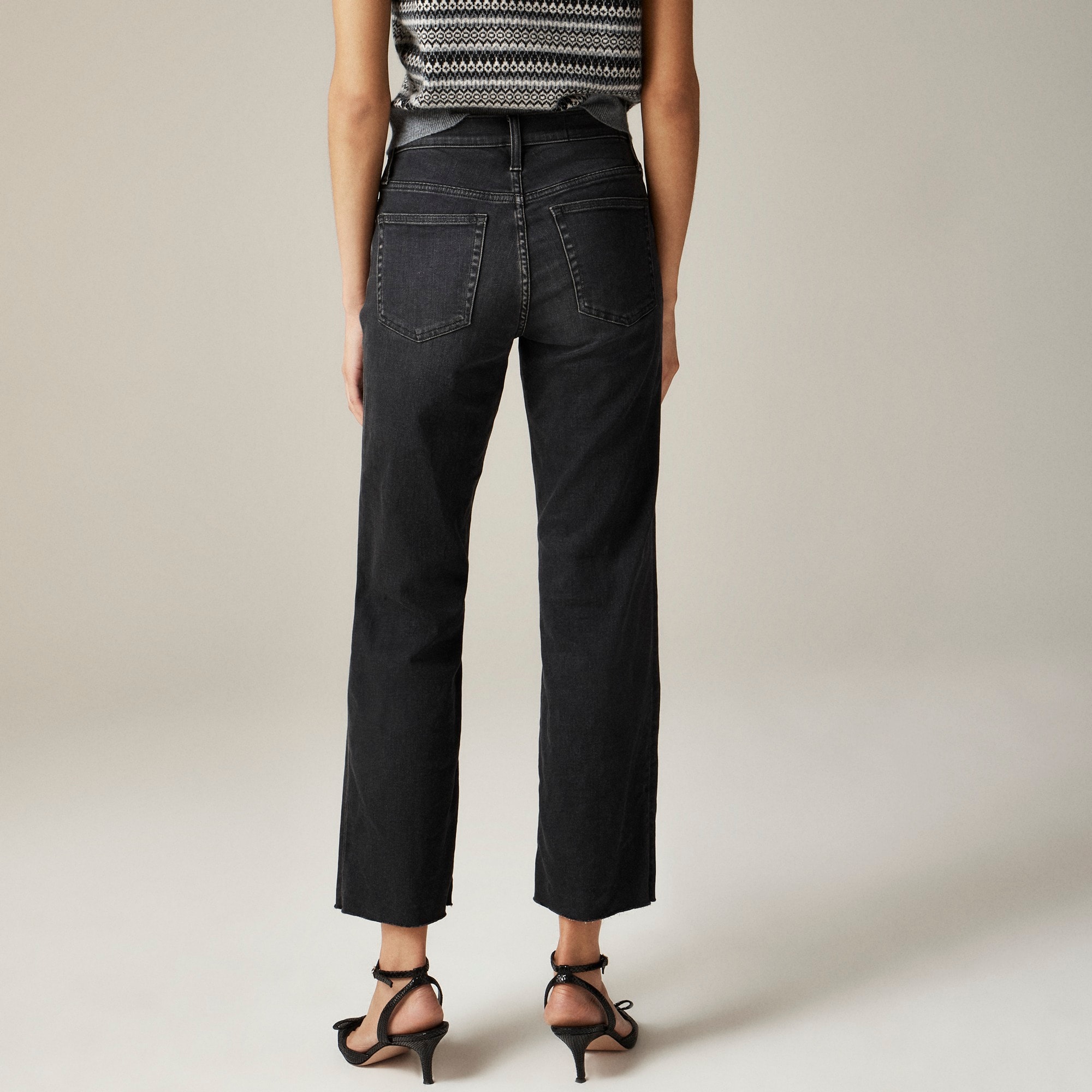 Mid-rise kickout jean