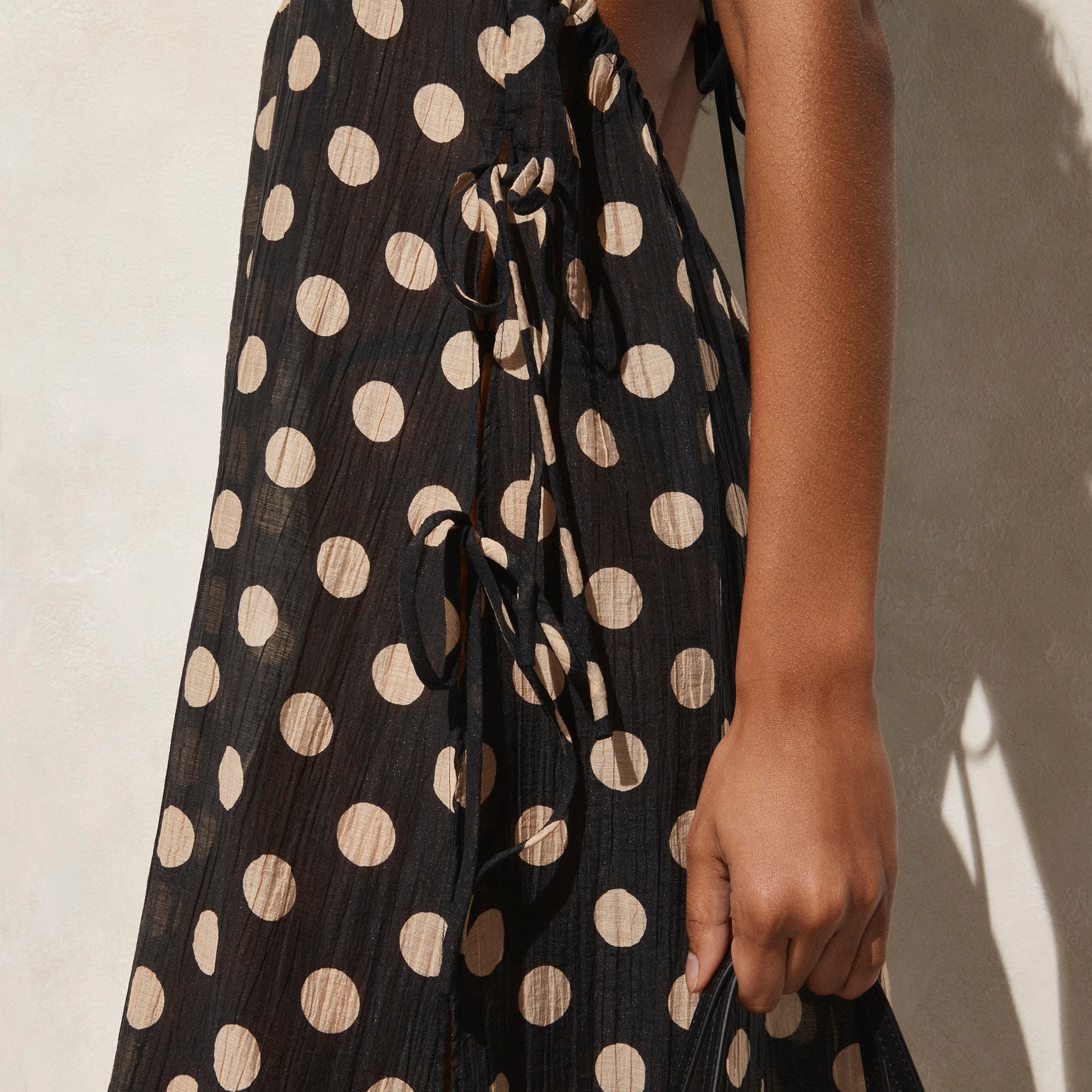 Crinkle side-tie dress in dot print