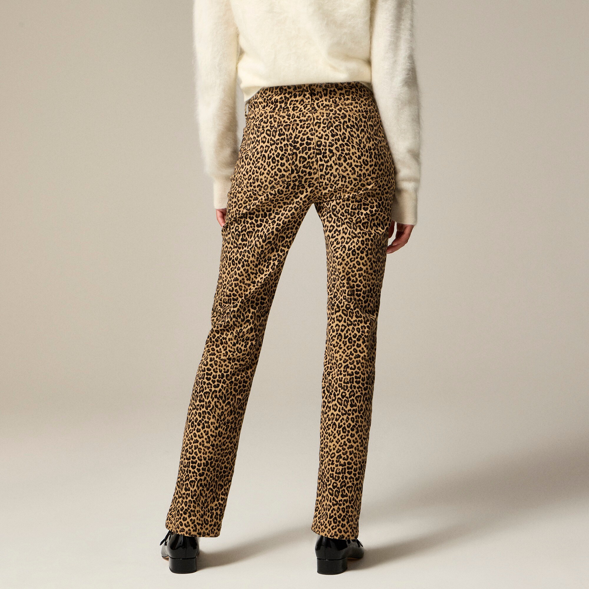 Straight-leg chino pant in leopard print