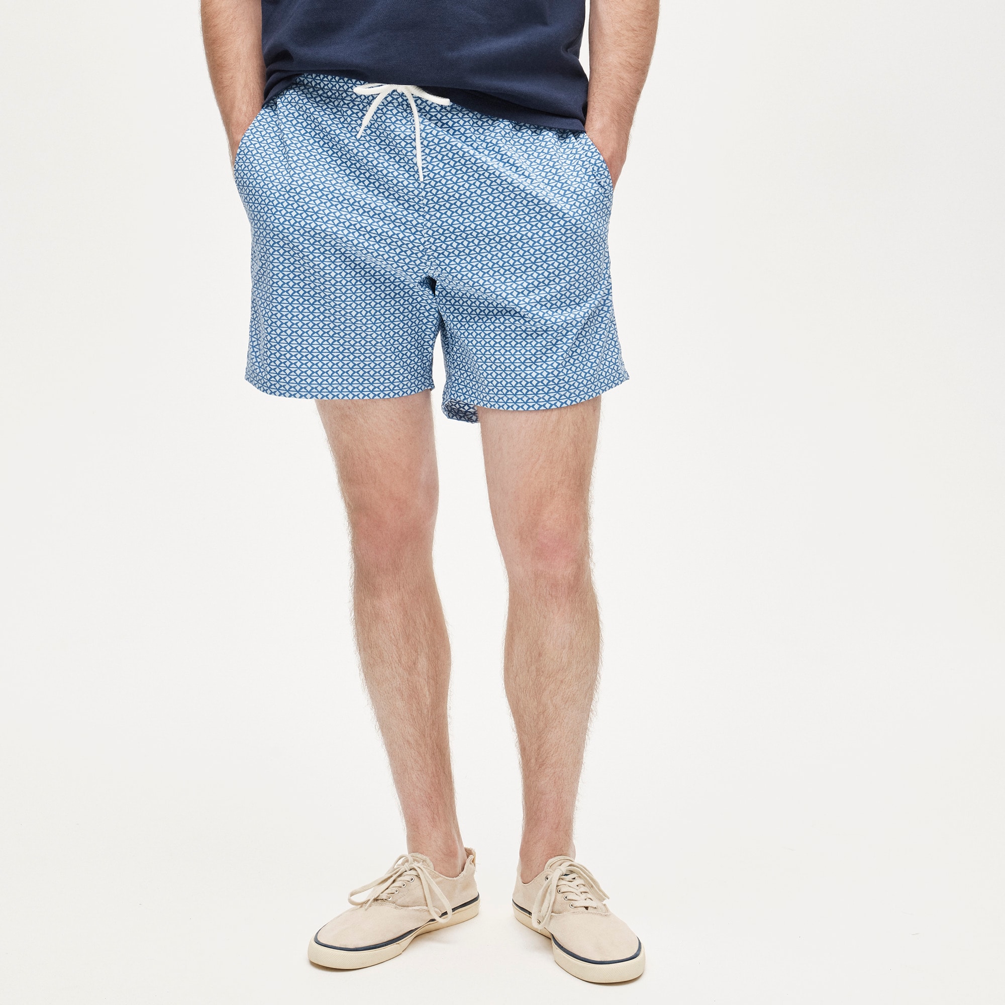 6'' stretch swim trunk in print with ECONYL® nylon