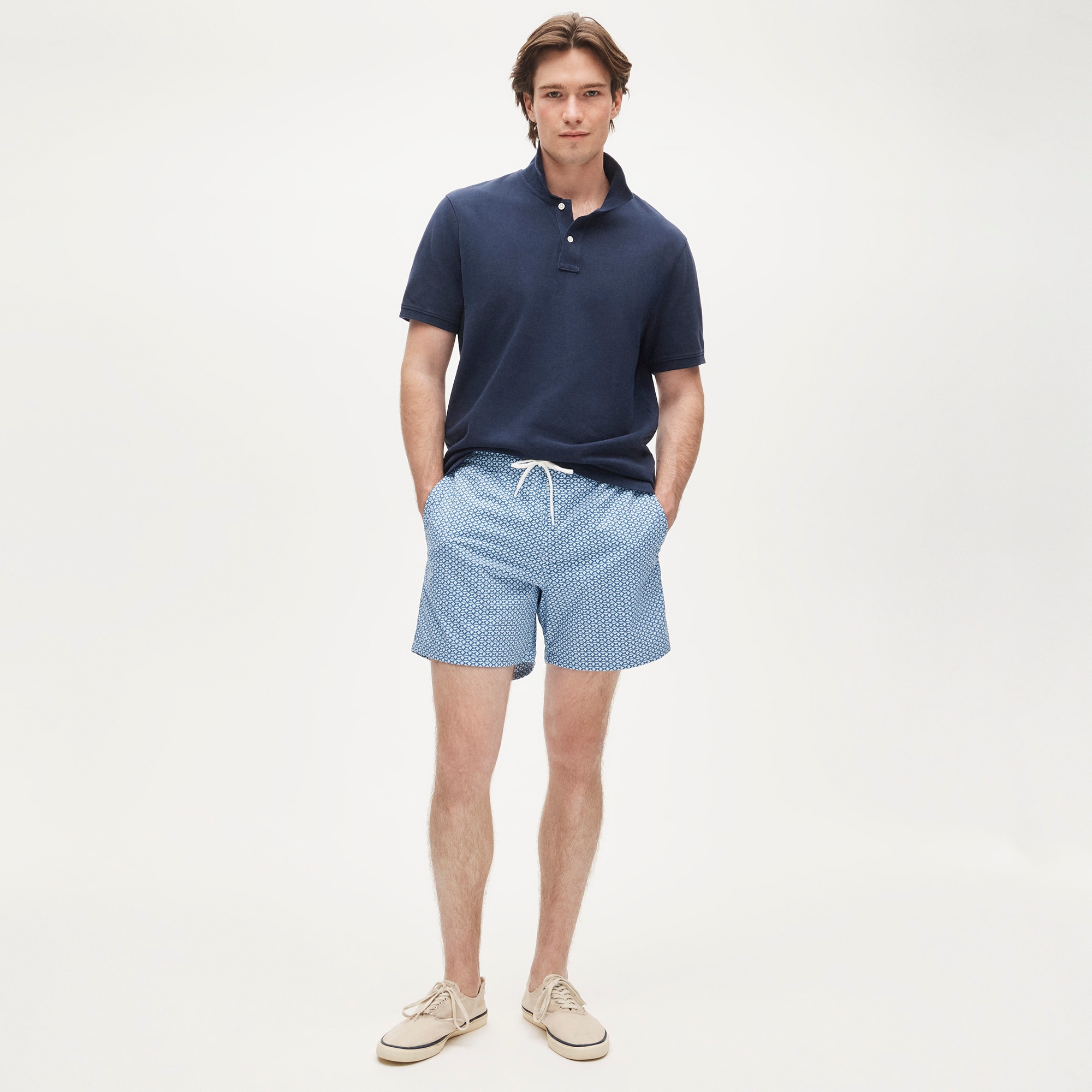  6'' stretch swim trunk in print with ECONYL&reg; nylon