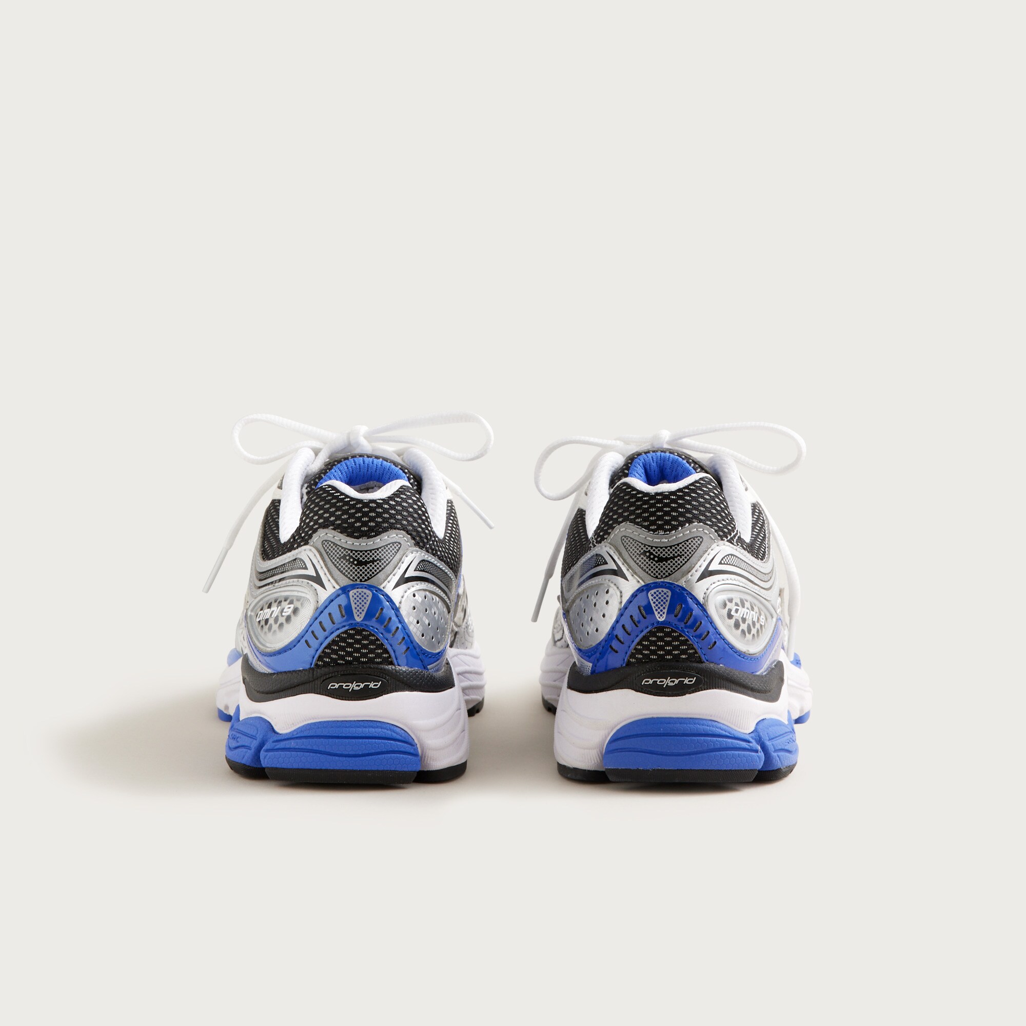 Saucony® ProGrid Omni 9 unisex sneakers