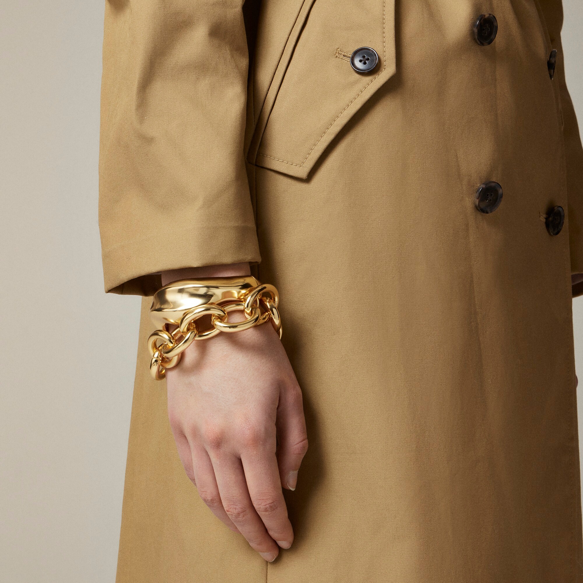 womens Round chainlink bracelet