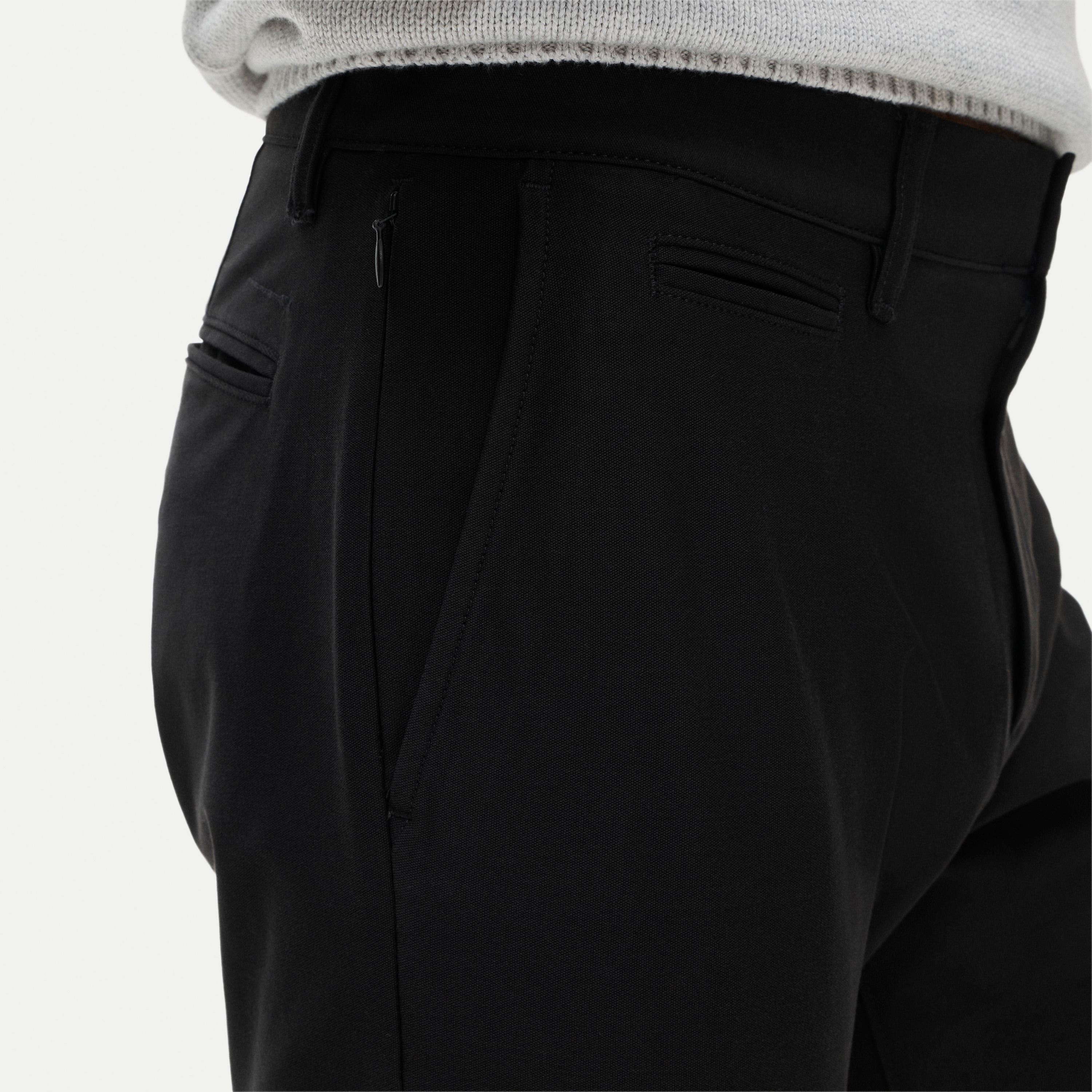 484 Slim-fit tech pant