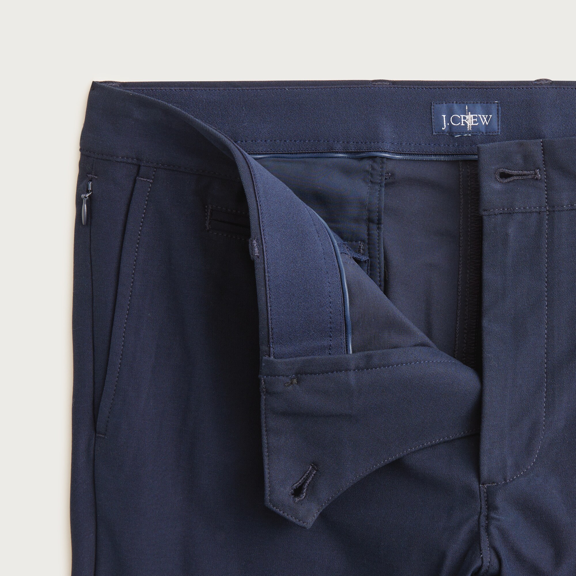 484 Slim-fit tech pant