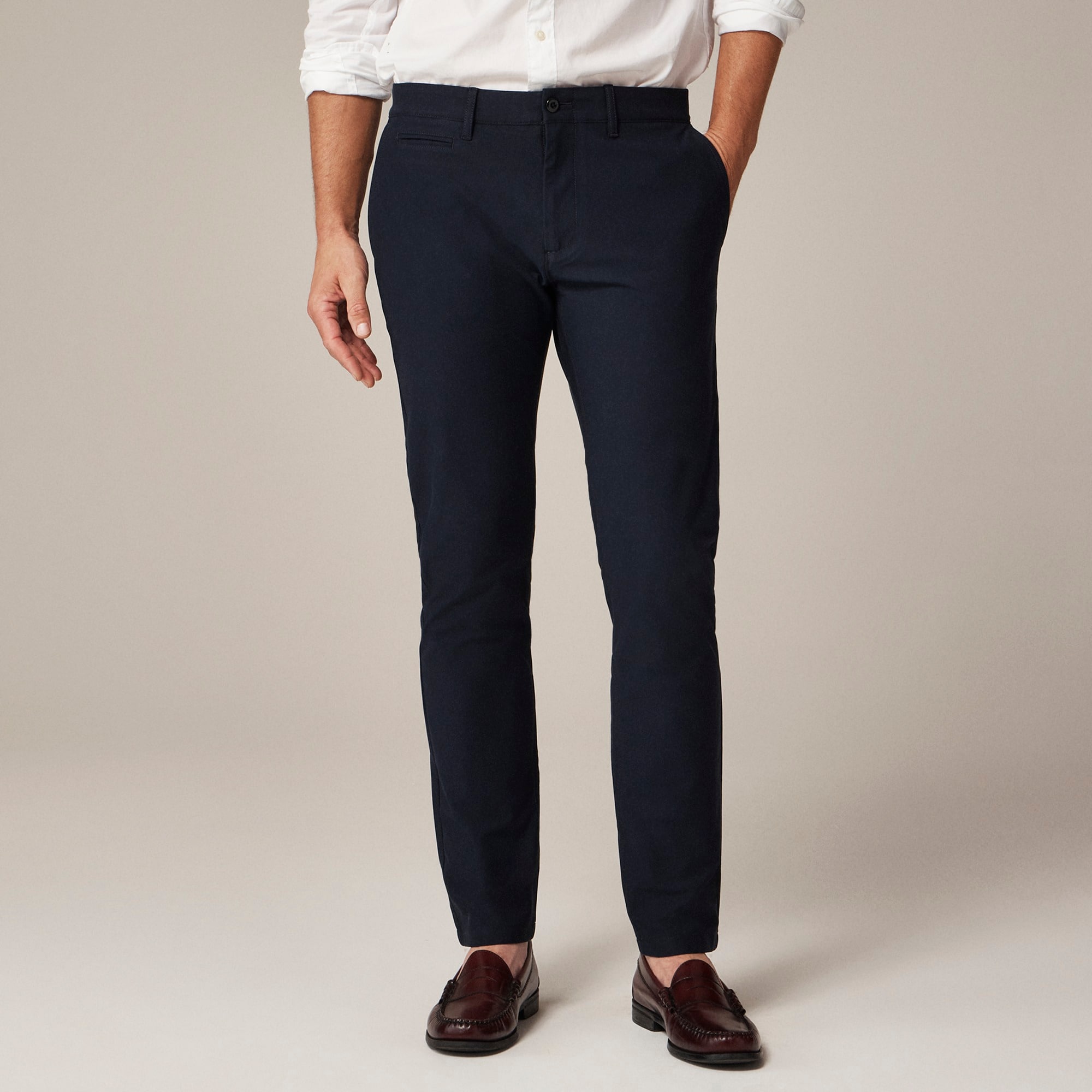 484 Slim-fit tech pant