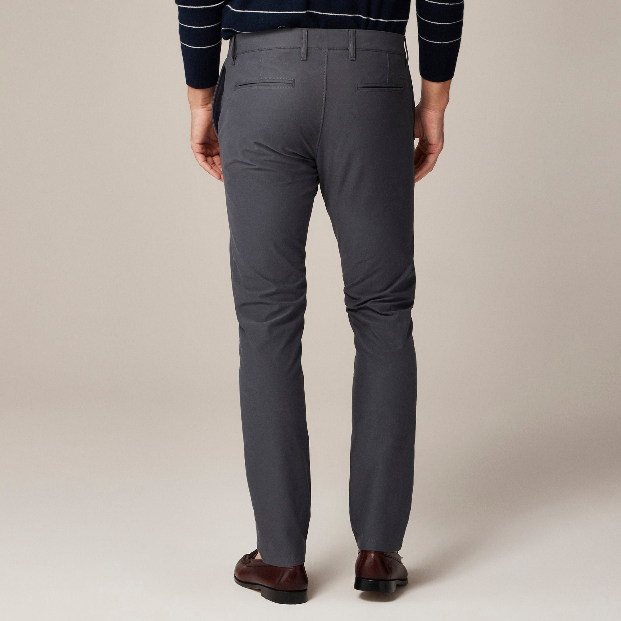 484 Slim-fit tech pant