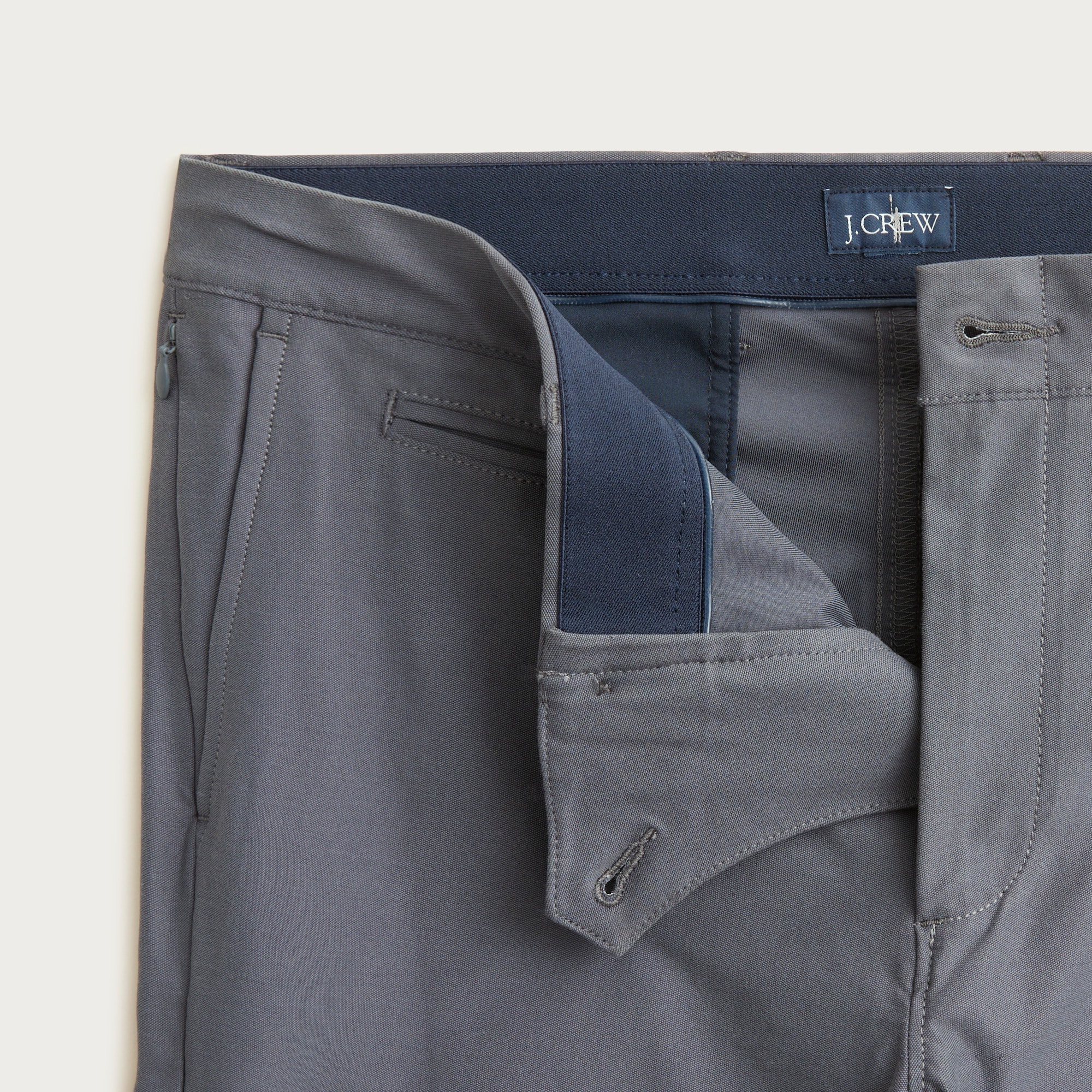 484 Slim-fit tech pant