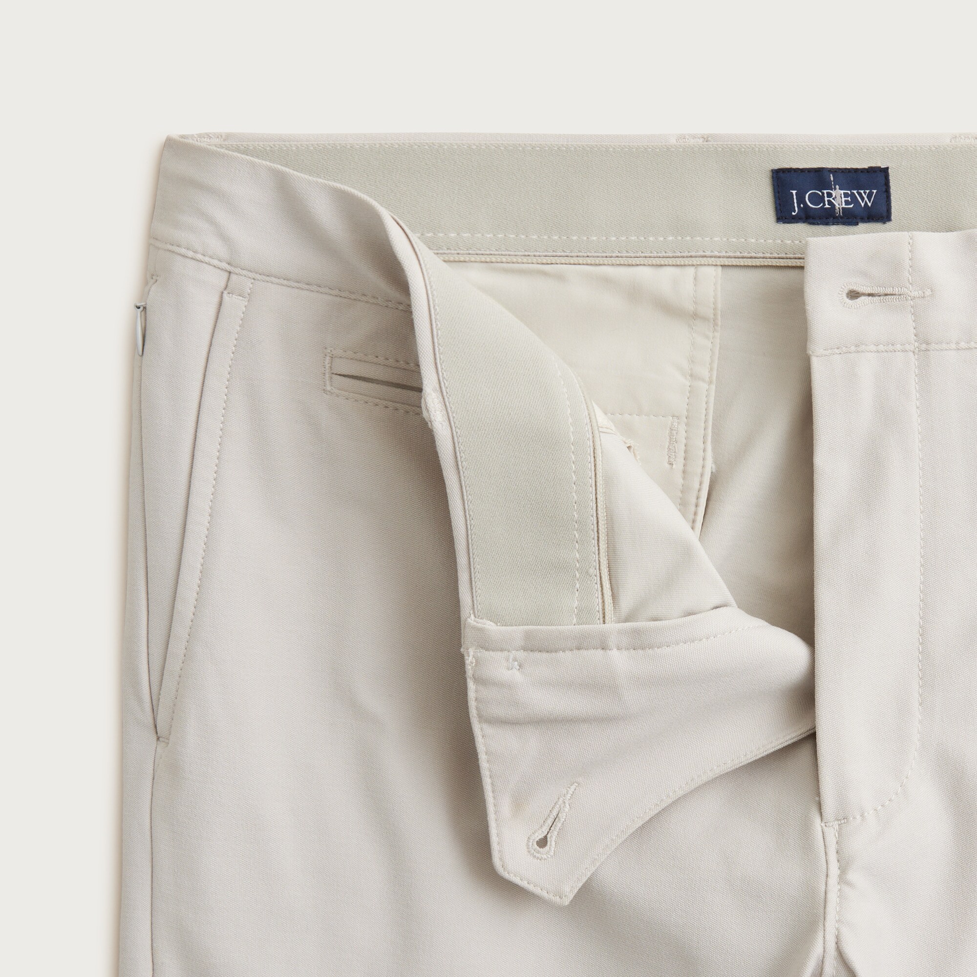 484 Slim-fit tech pant