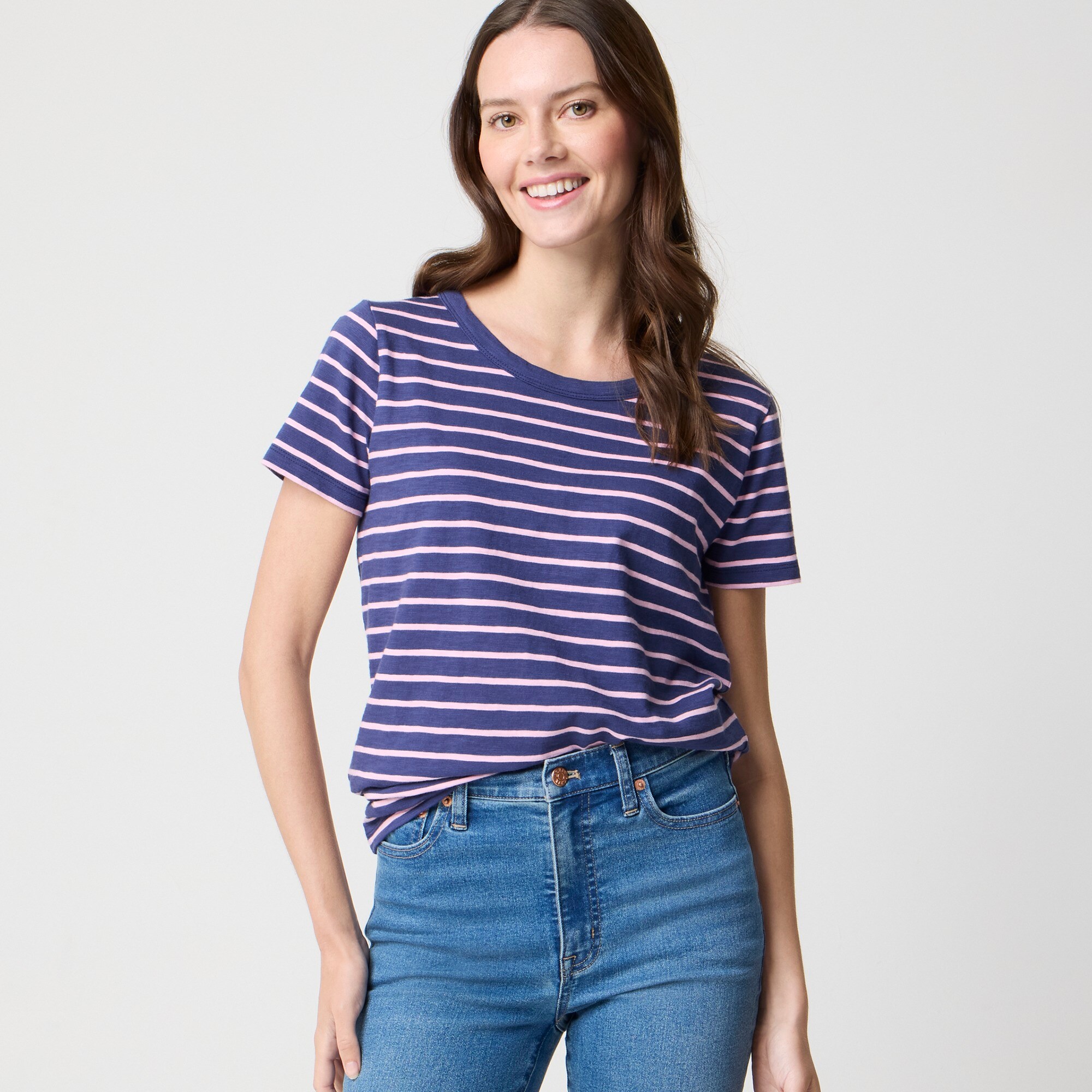 Short-sleeve girlfriend crewneck tee