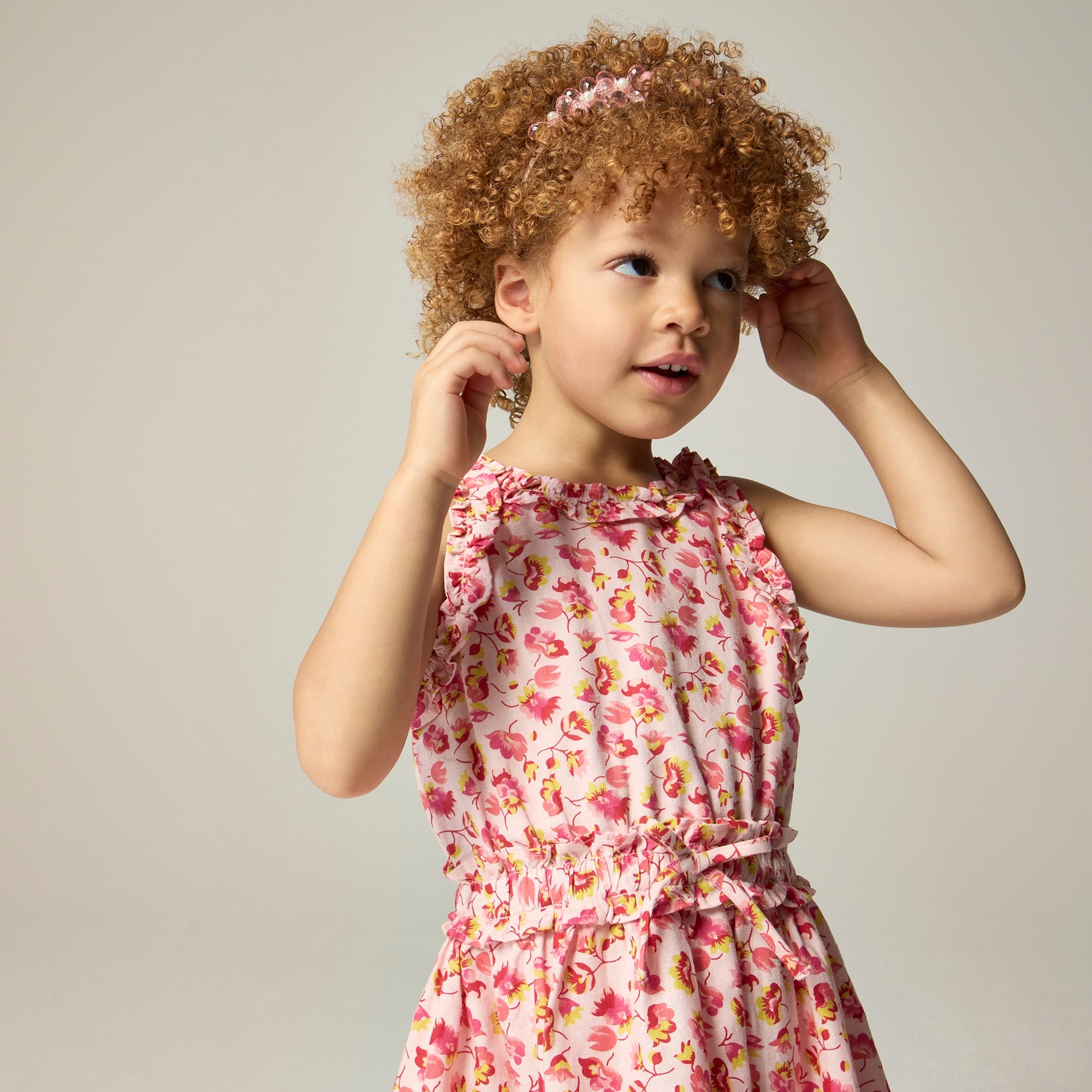 Girls' ruffle-trim dress in linen-cotton blend