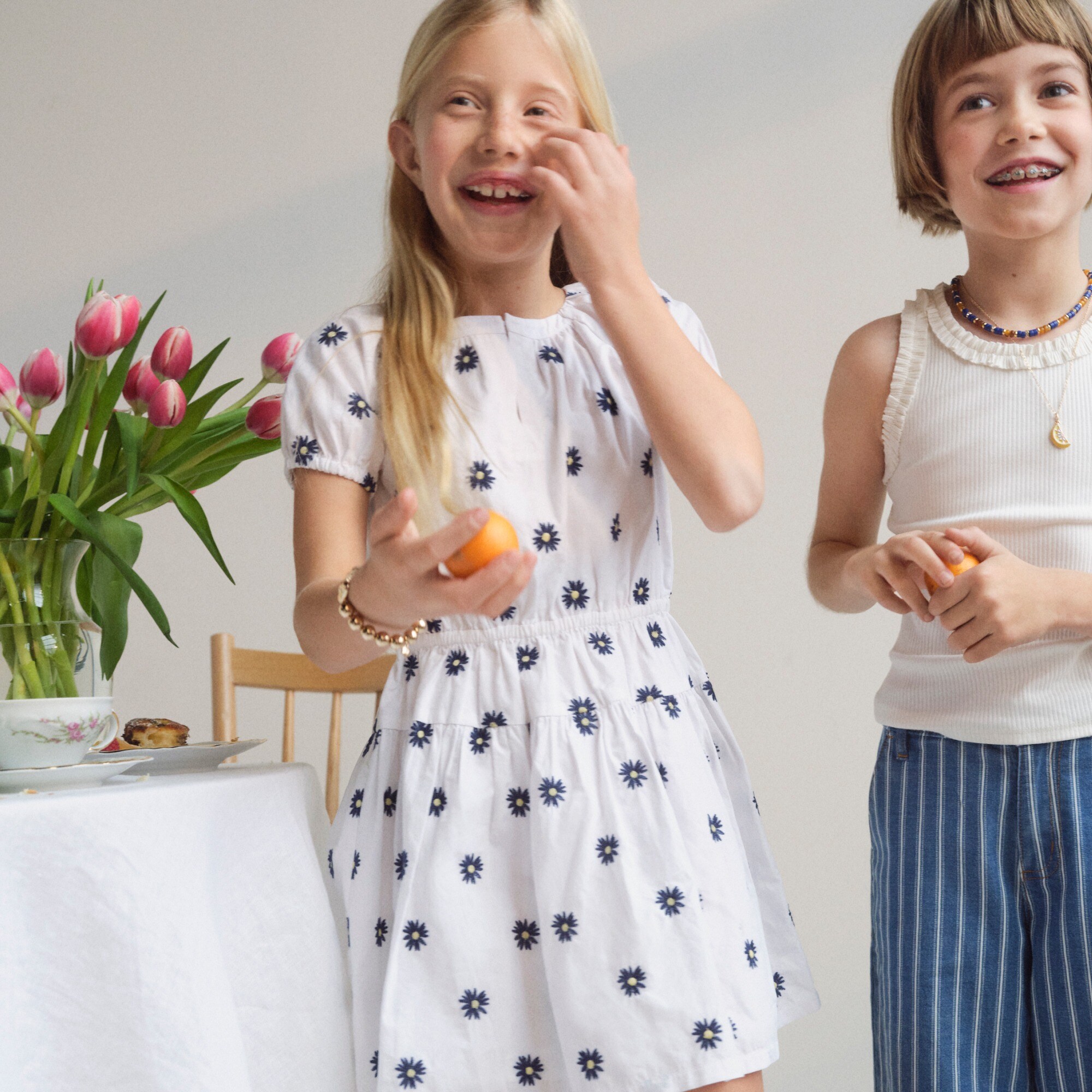  Girls' floral-embroidered dress