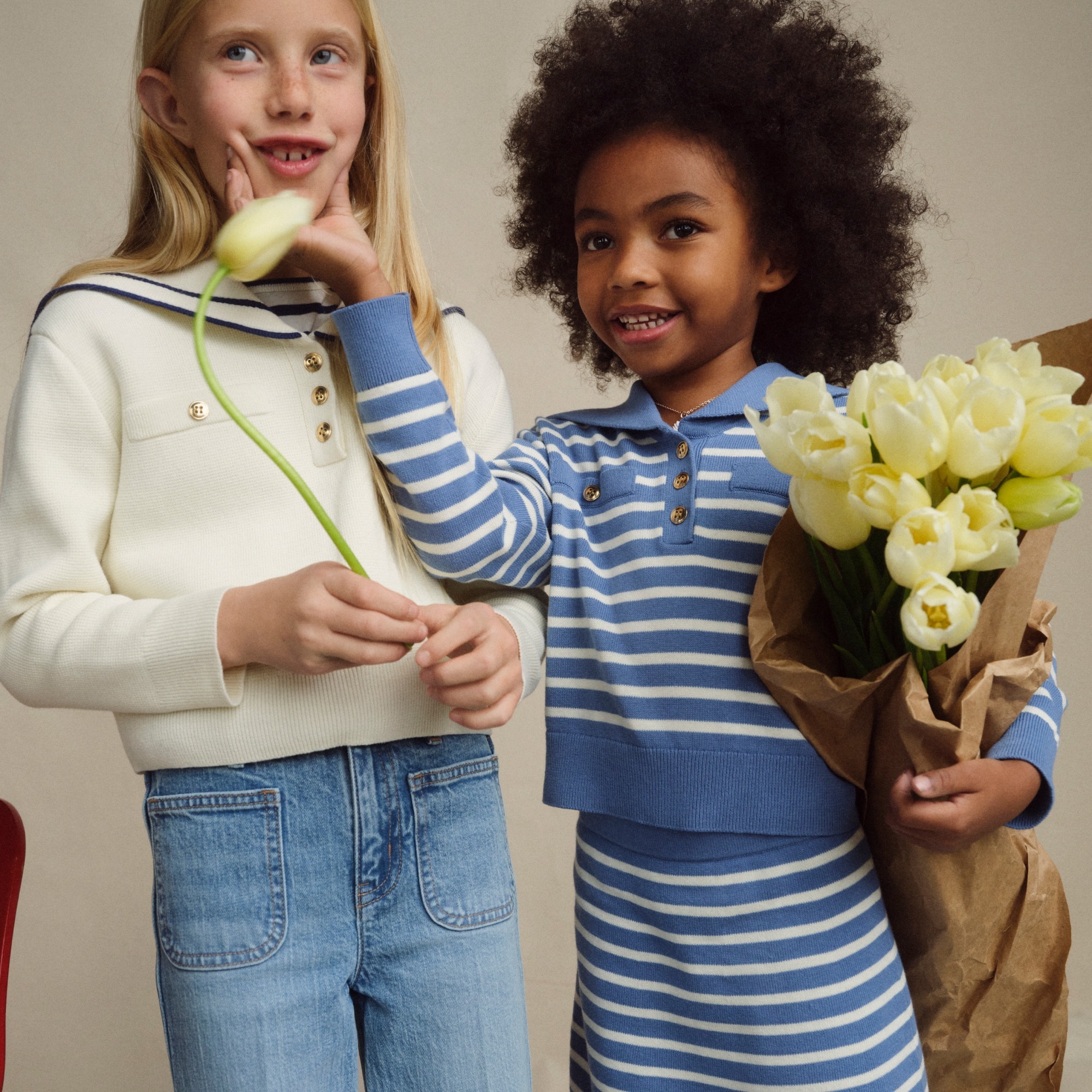  Girls' sailor-collar sweater in stripe