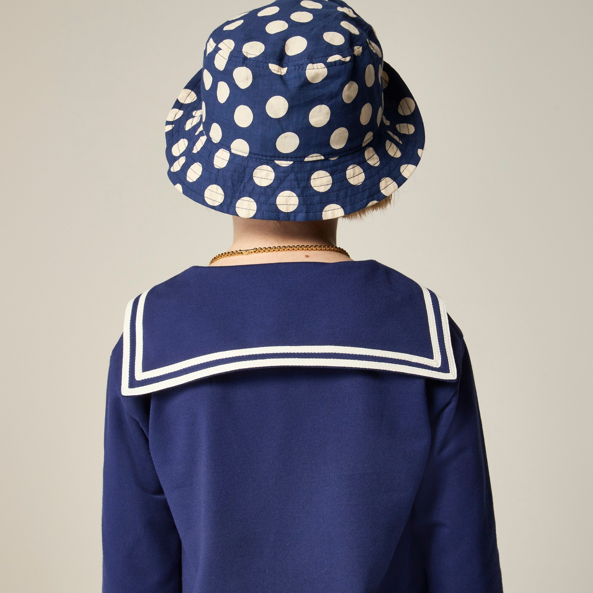 Girls' sailor-collar sweatshirt