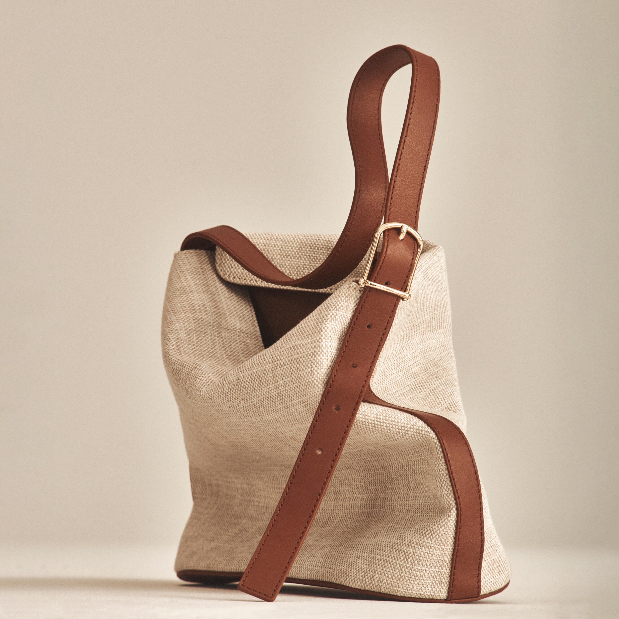 Berkeley shoulder bucket bag in Spanish canvas