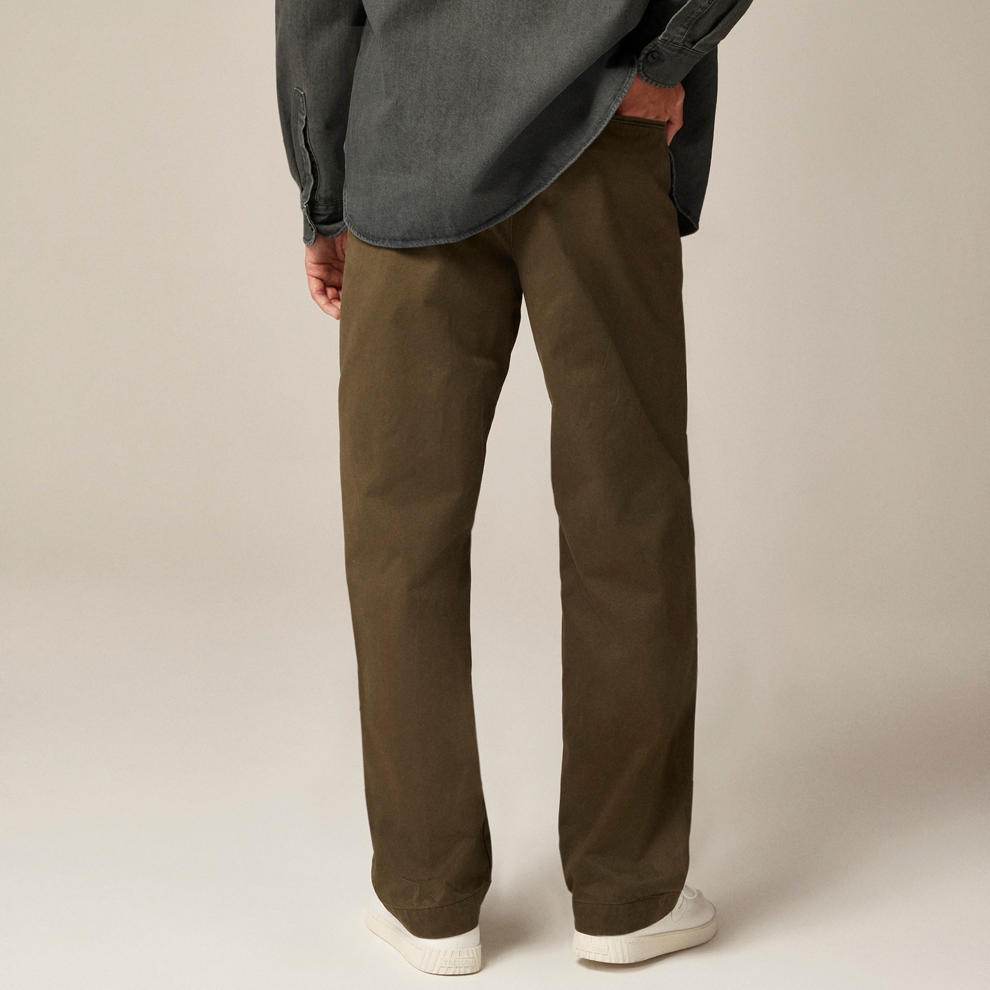 Wallace & Barnes Selvedge Officer Chino Pant For Men | J.Crew