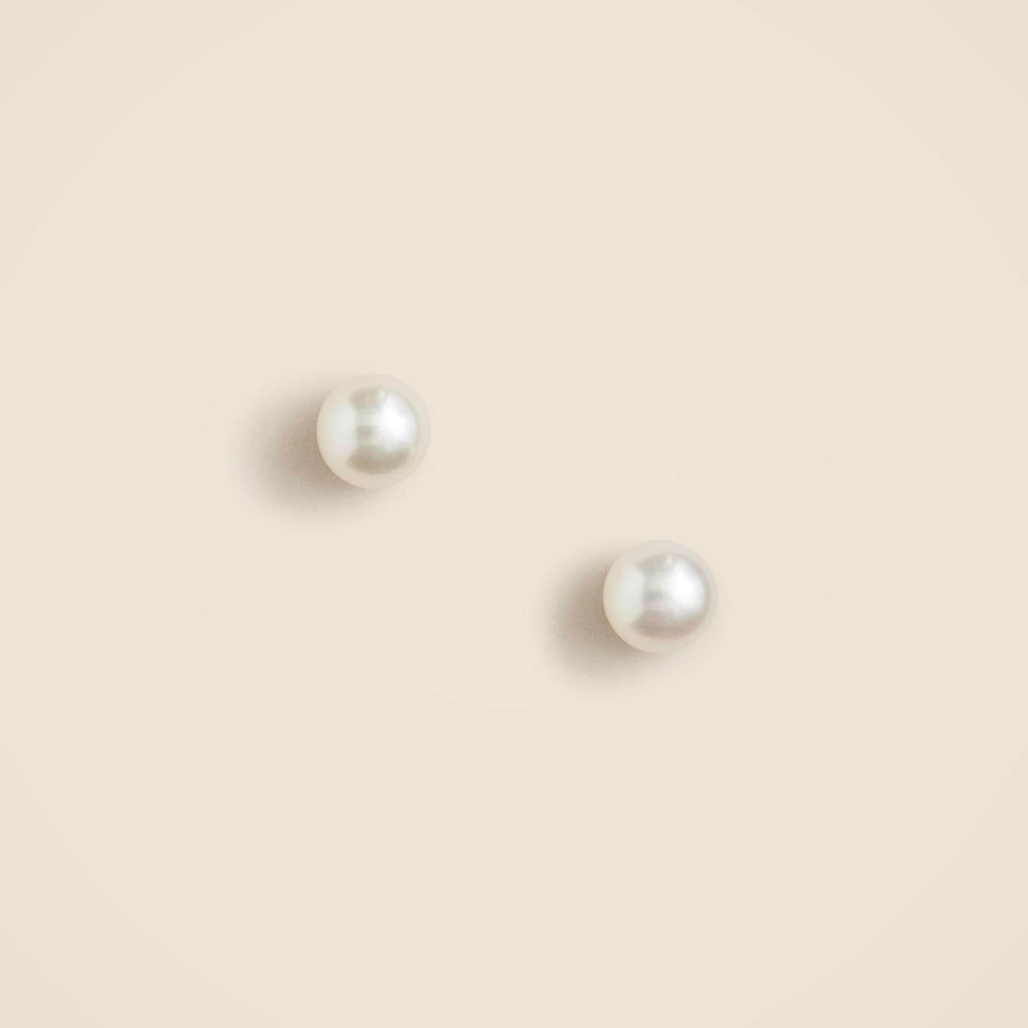 Freshwater pearl stud earrings