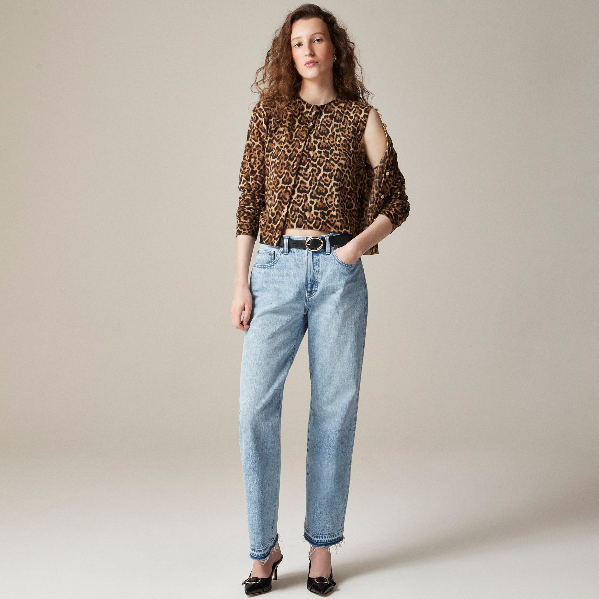 Featherweight cashmere-blend sweater shell in leopard print