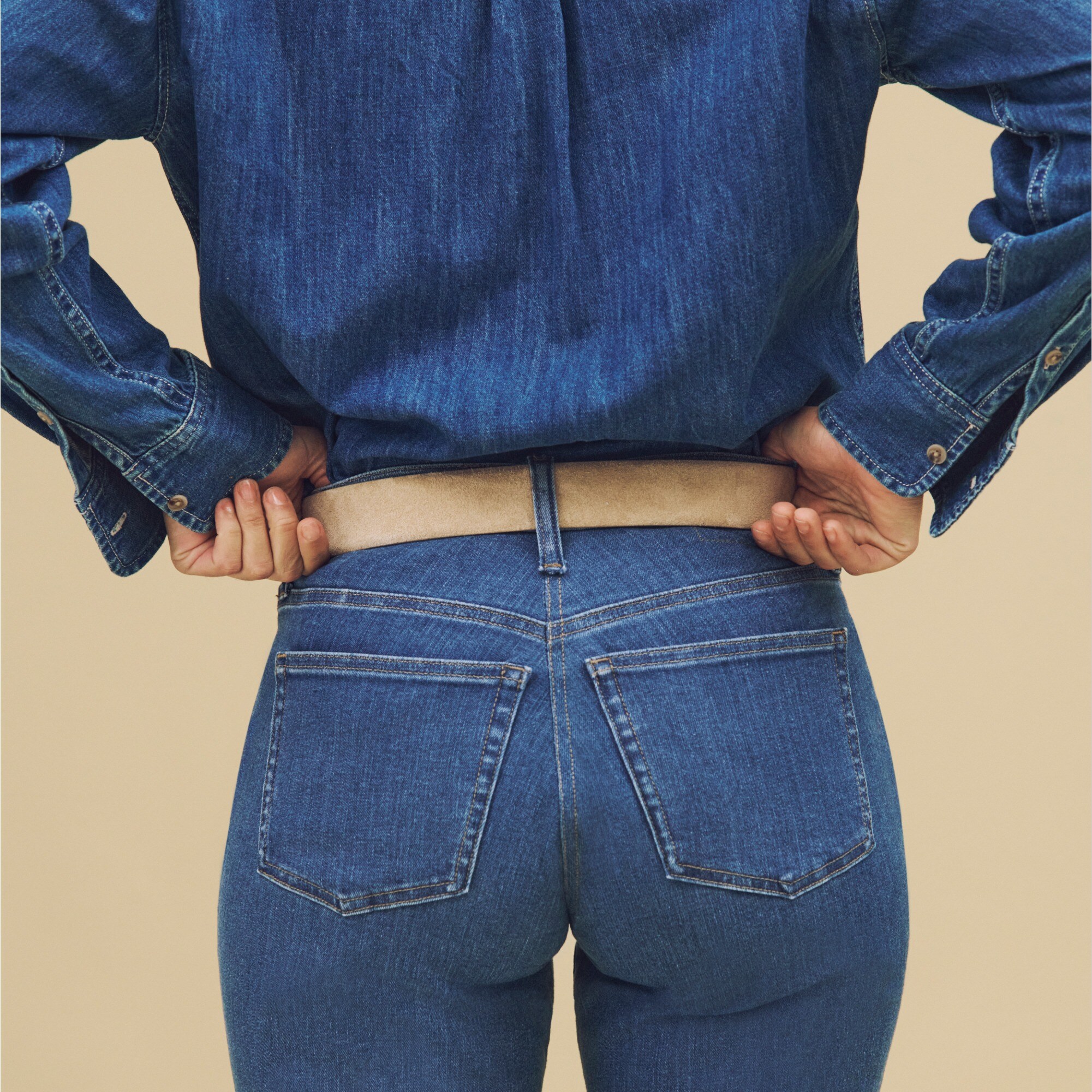 Mid-rise kickout jean