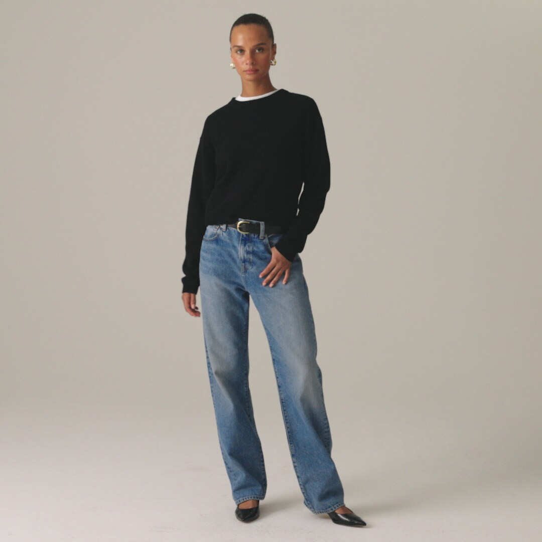Mid-rise relaxed straight jean