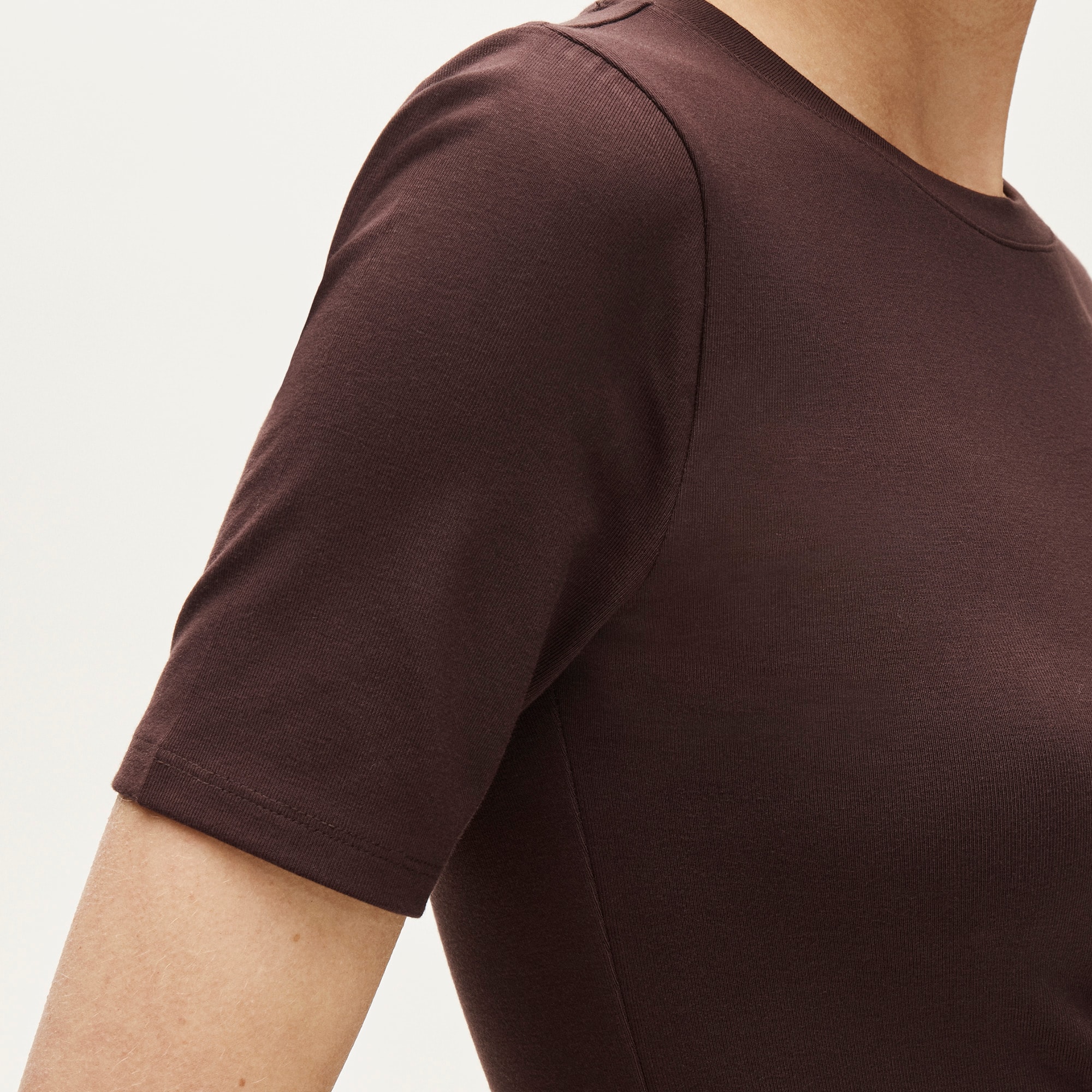Refined rib elbow-sleeve T-shirt