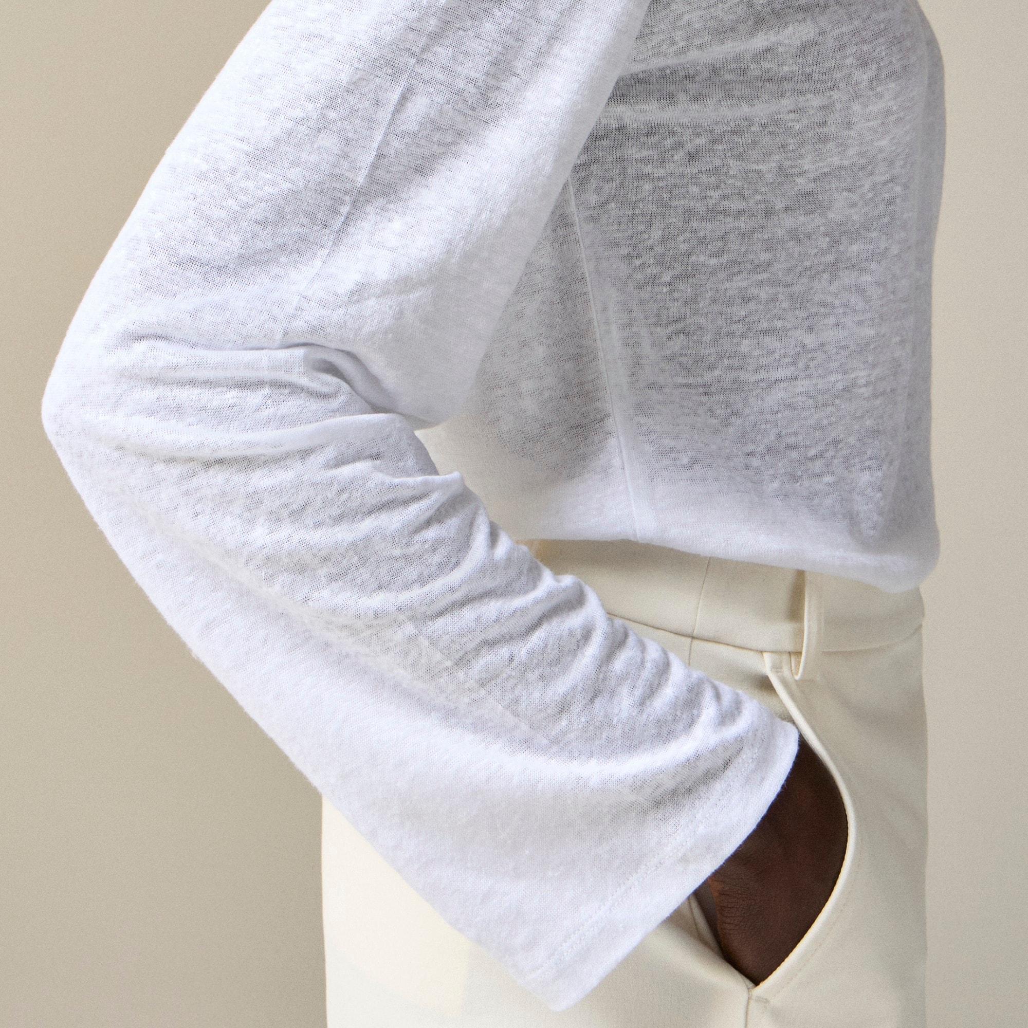 New relaxed linen long-sleeve T-shirt