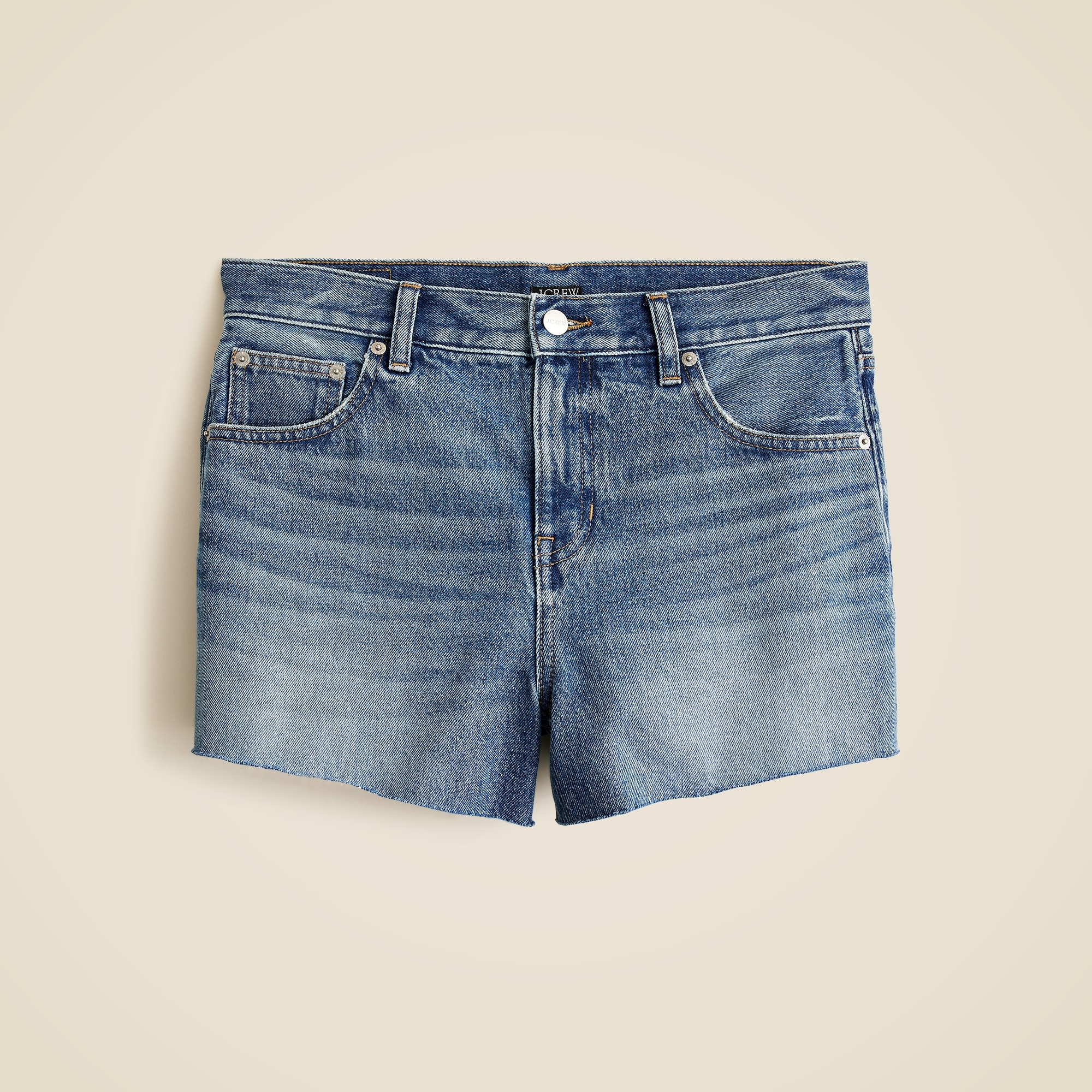 Low-rise frayed denim short