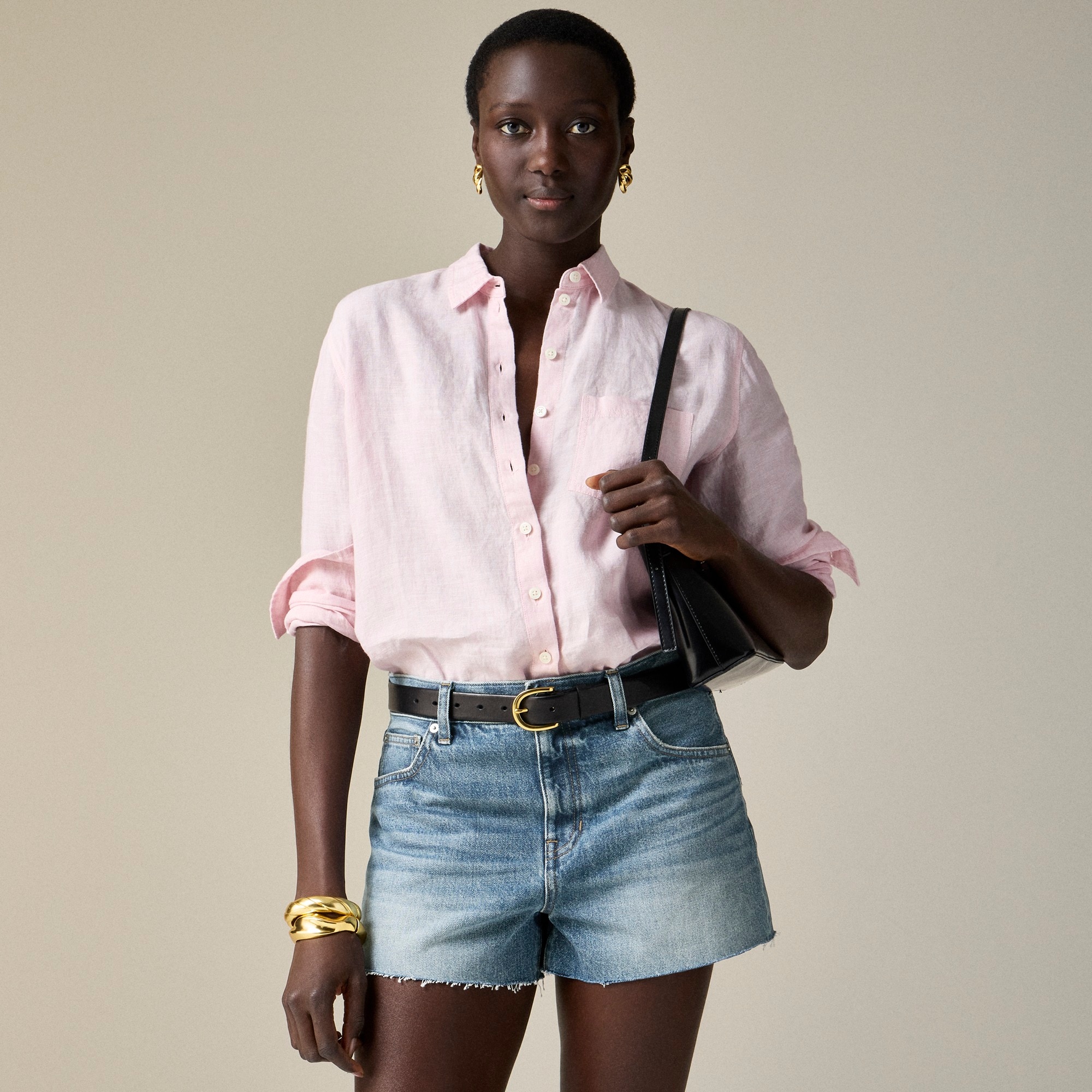 Low-rise frayed denim short