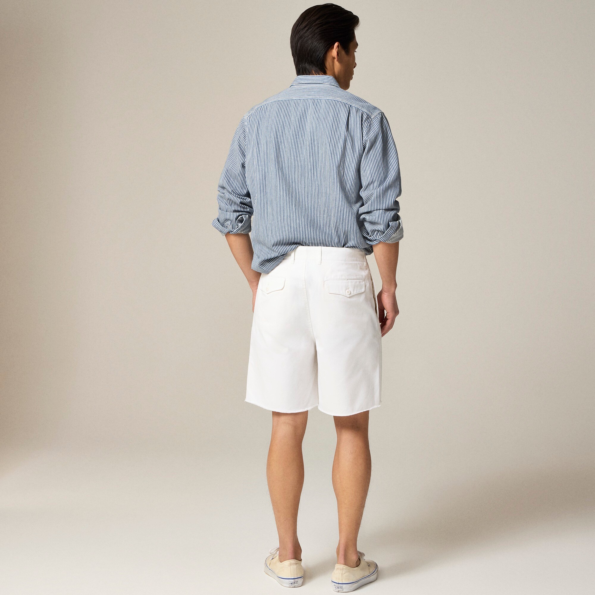 Wallace & Barnes 8" pleated cutoff chino short