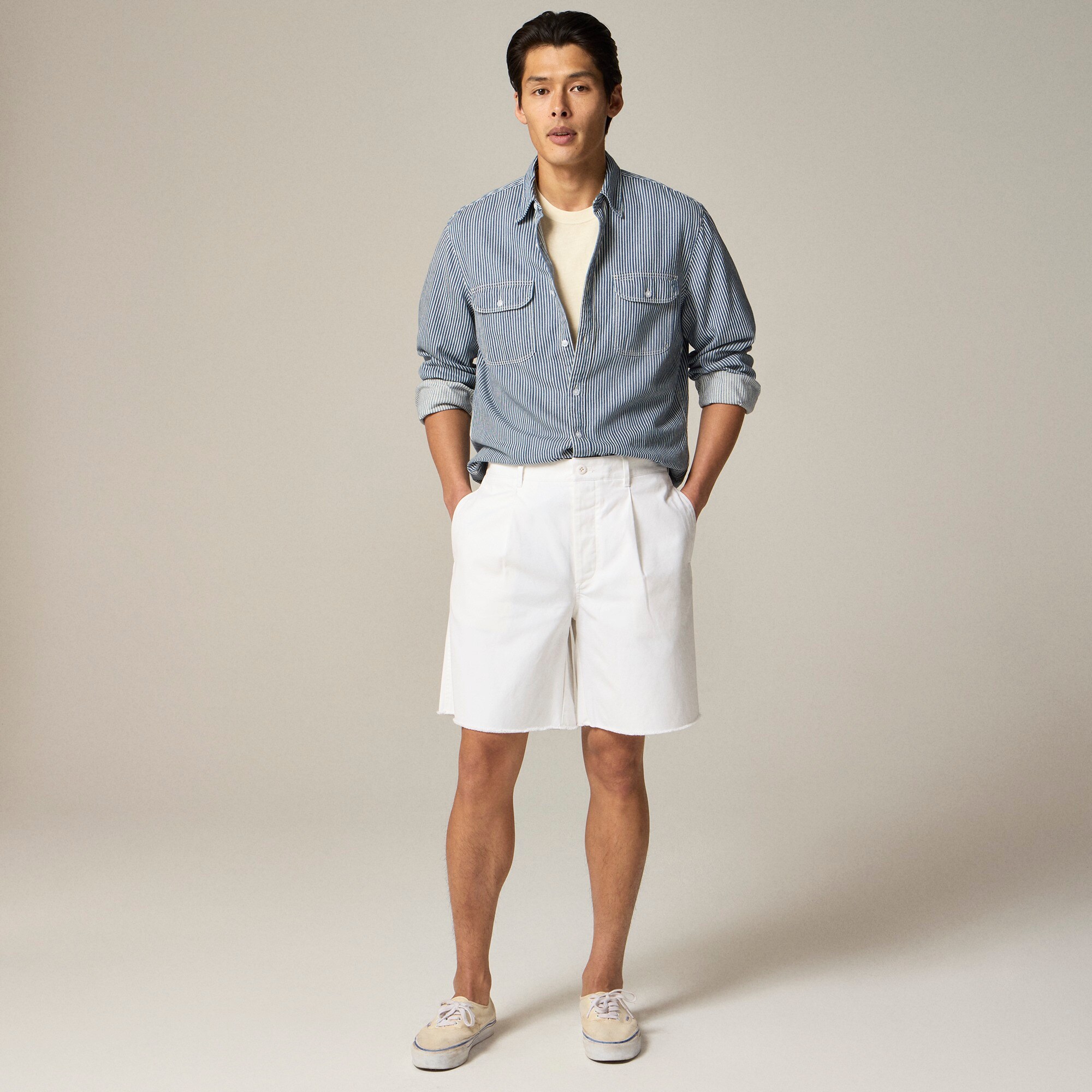 Wallace & Barnes 8" pleated cutoff chino short