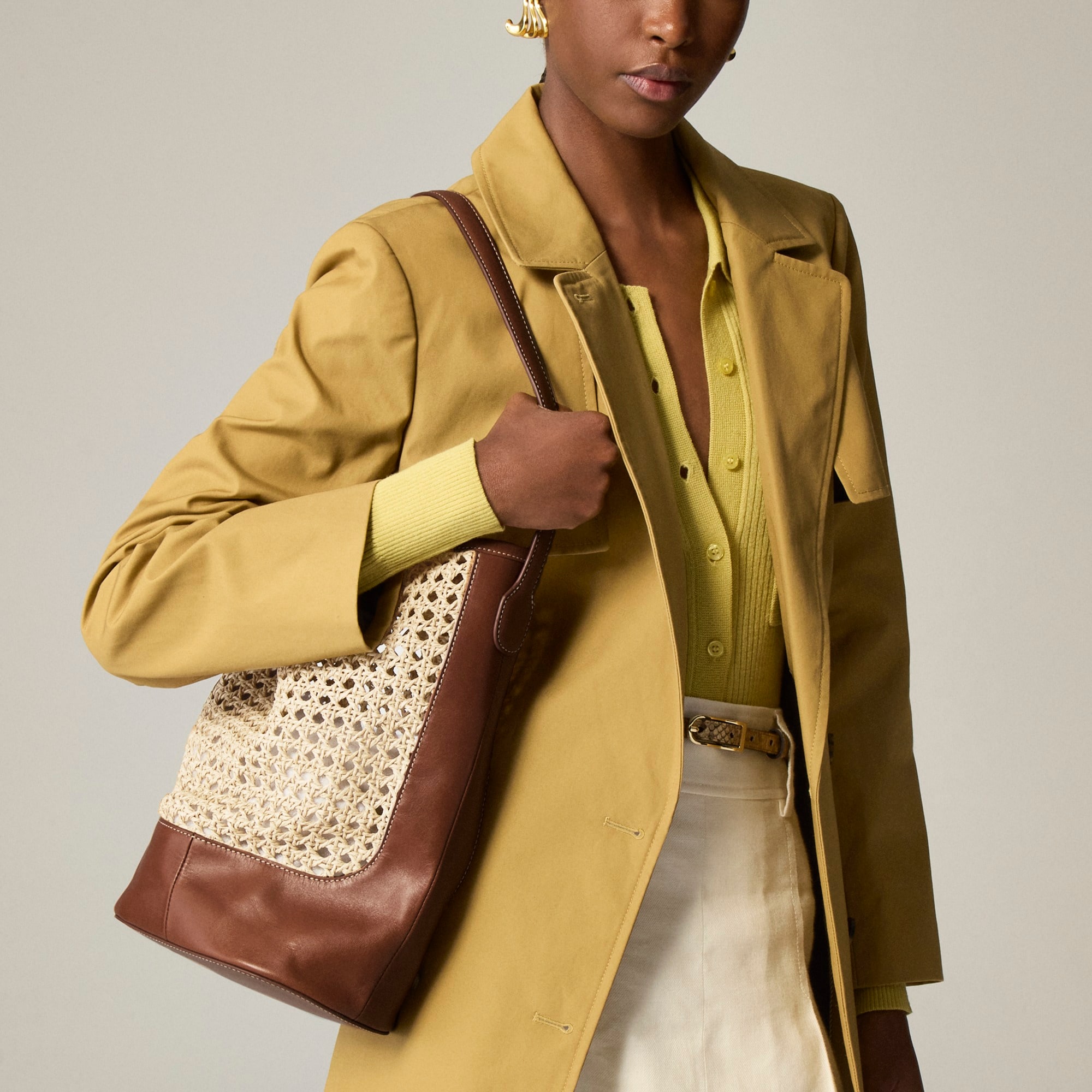 Berkeley bucket bag in faux raffia and leather
