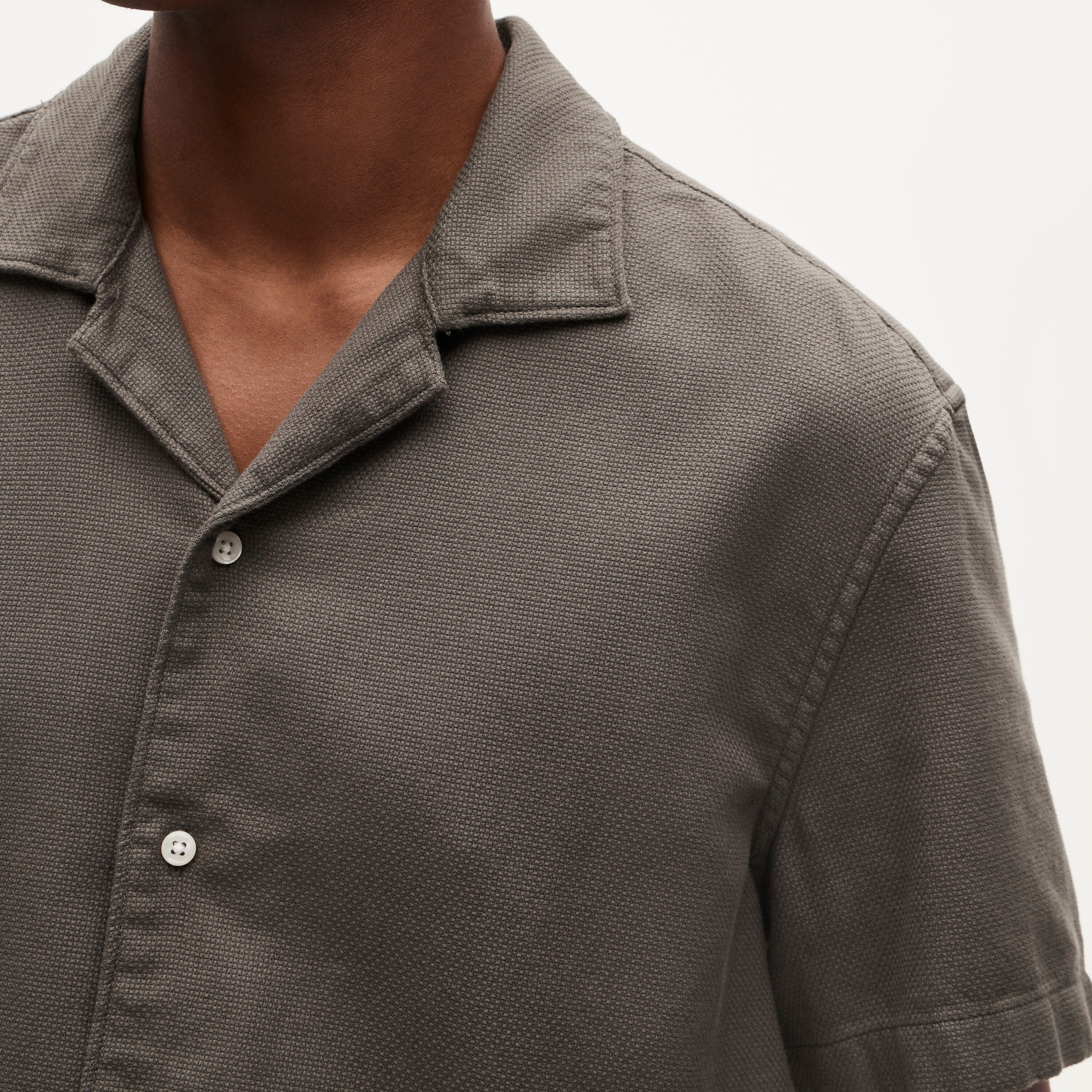 Short-sleeve textured cotton camp-collar shirt