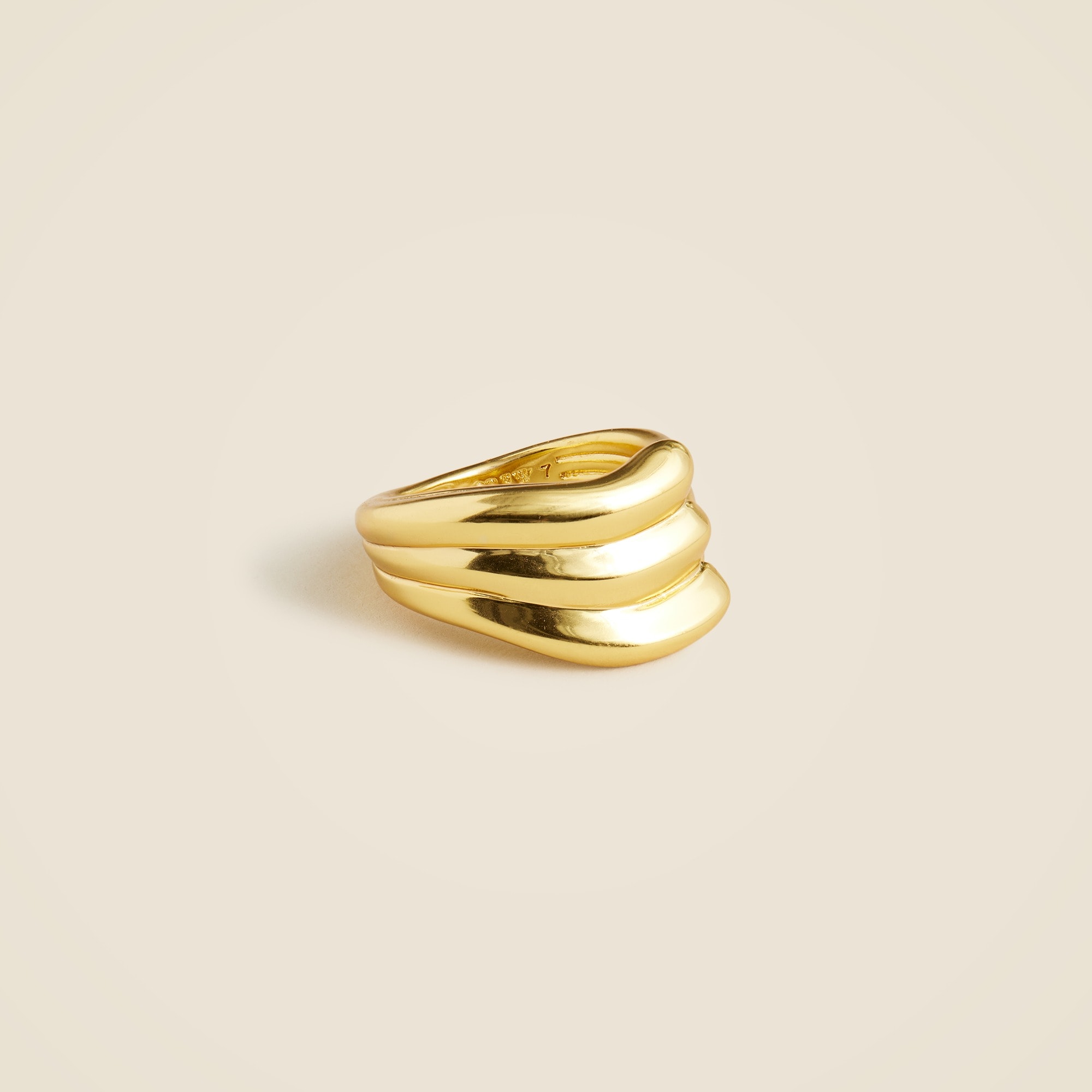 Ridged sculptural ring