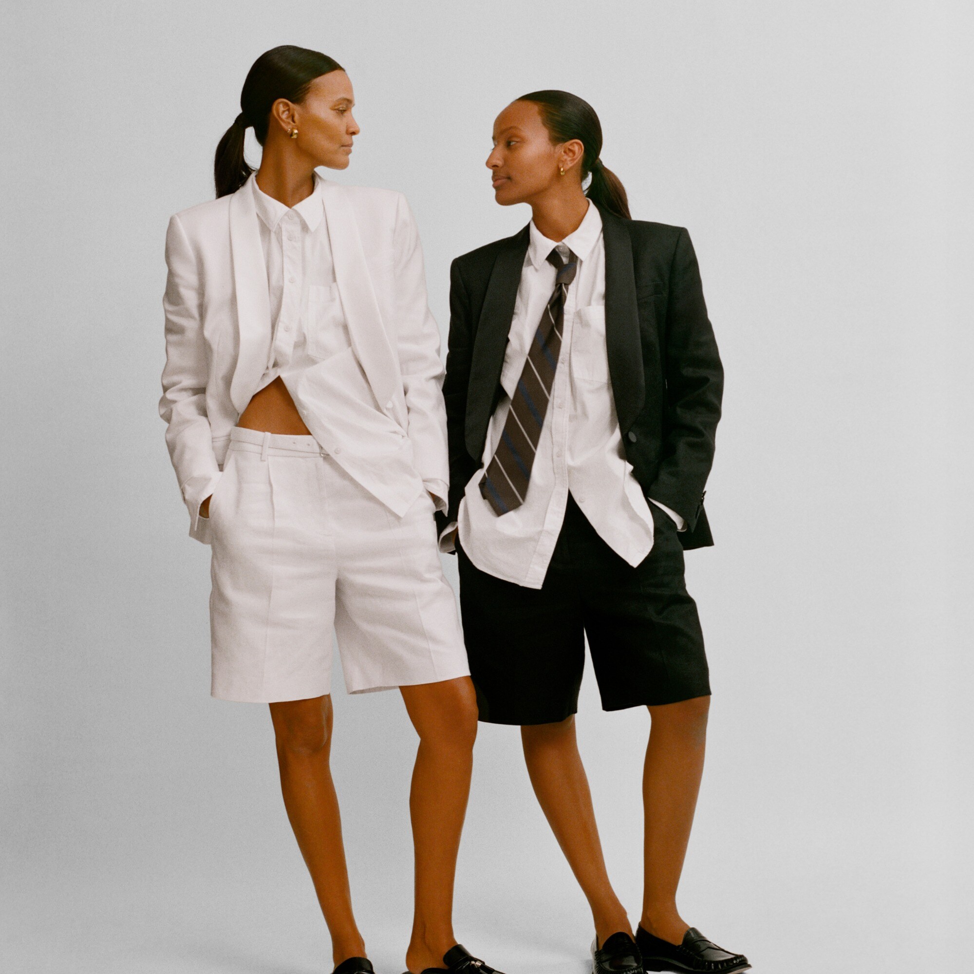 Pleated 9" trouser short in stretch linen blend