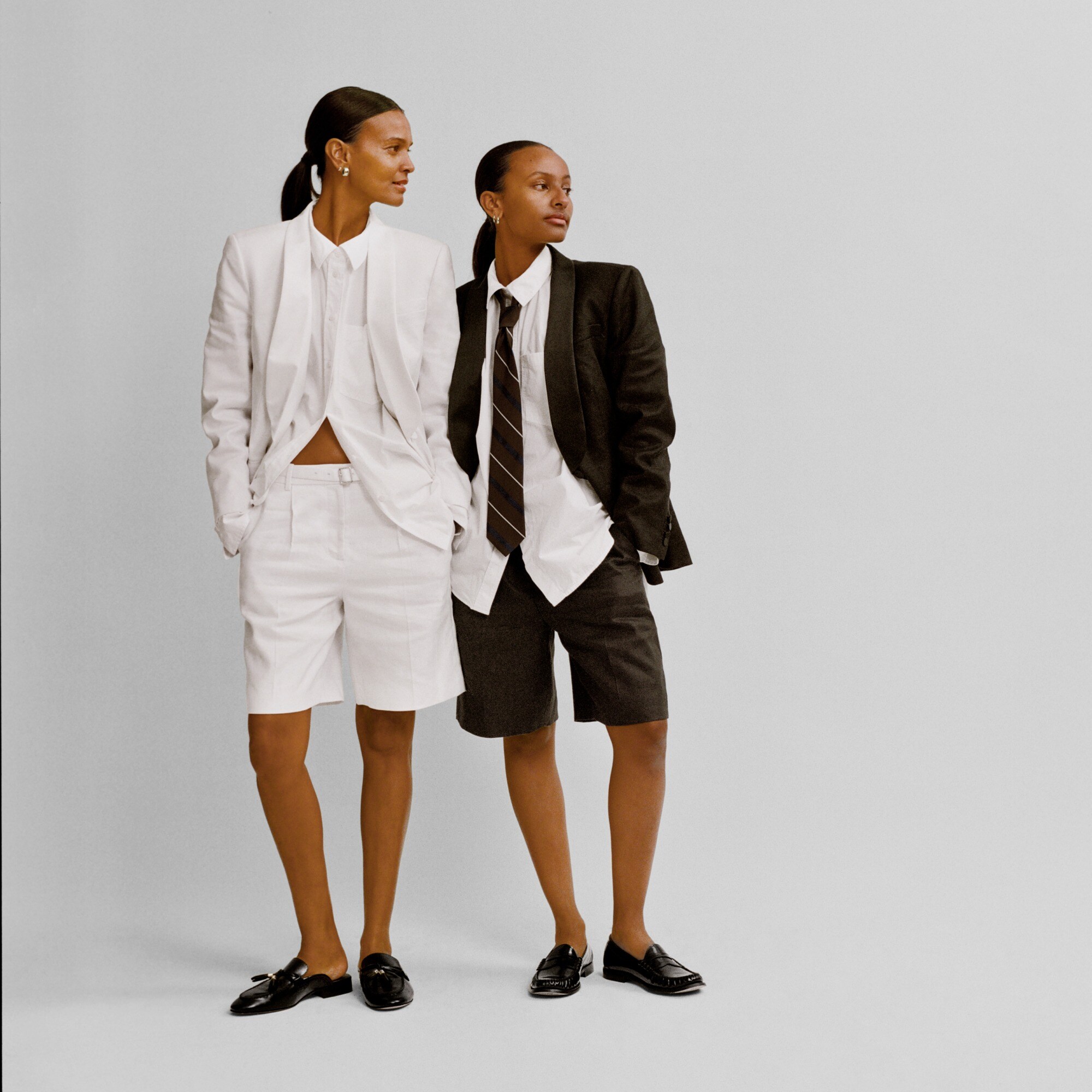 Pleated 9" trouser short in stretch linen blend