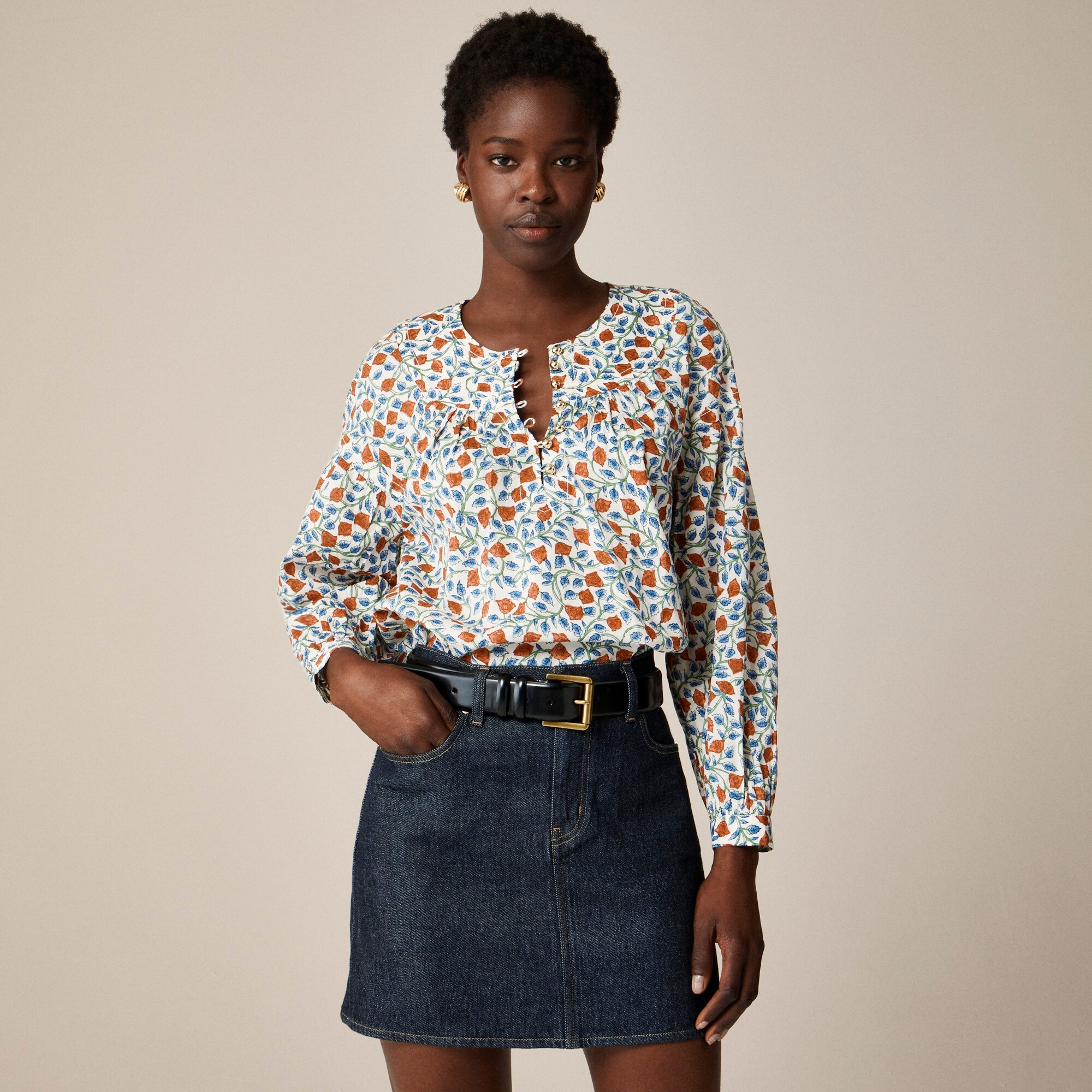  Shirred popover top in rosewood floral