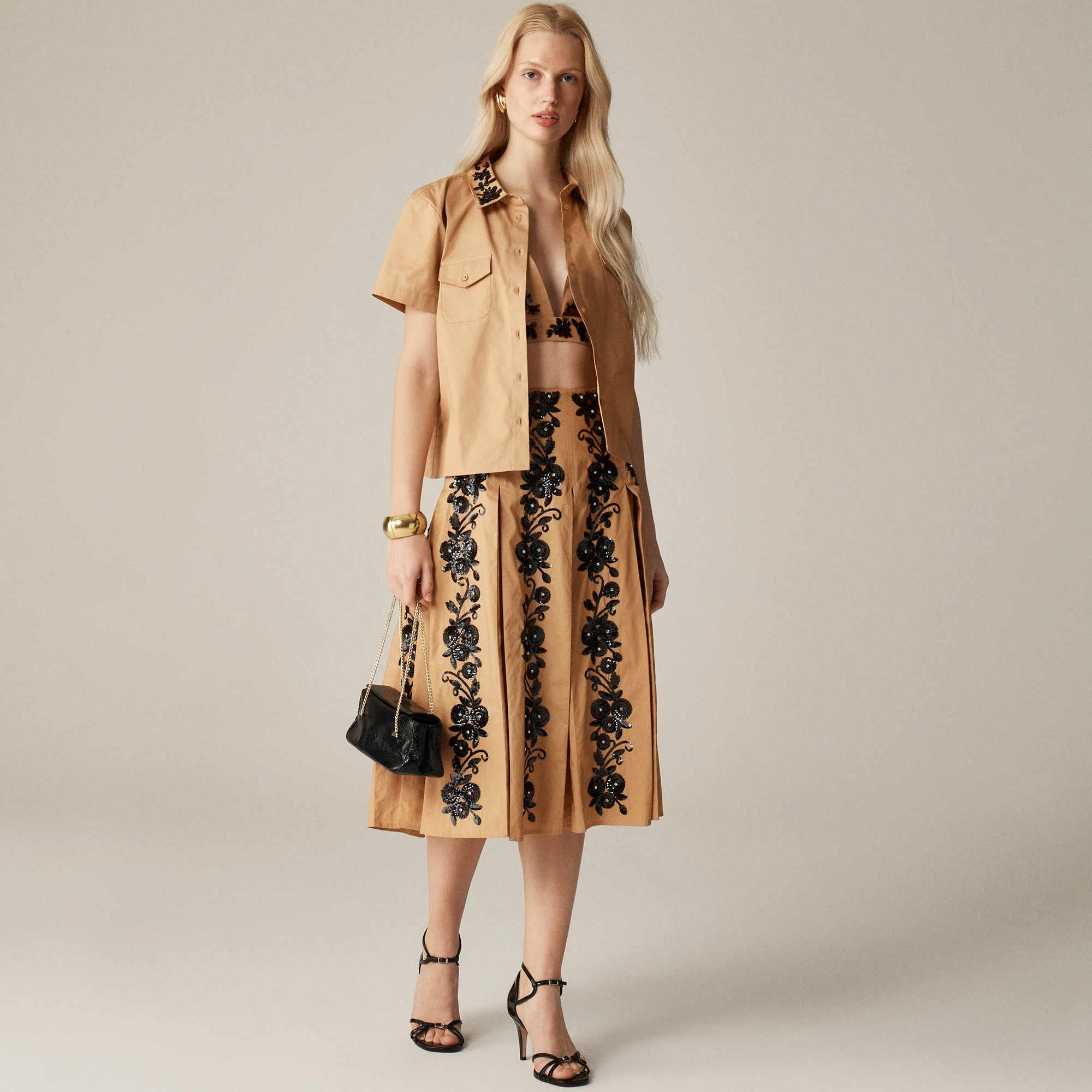 Collection pleated skirt with floral sequins
