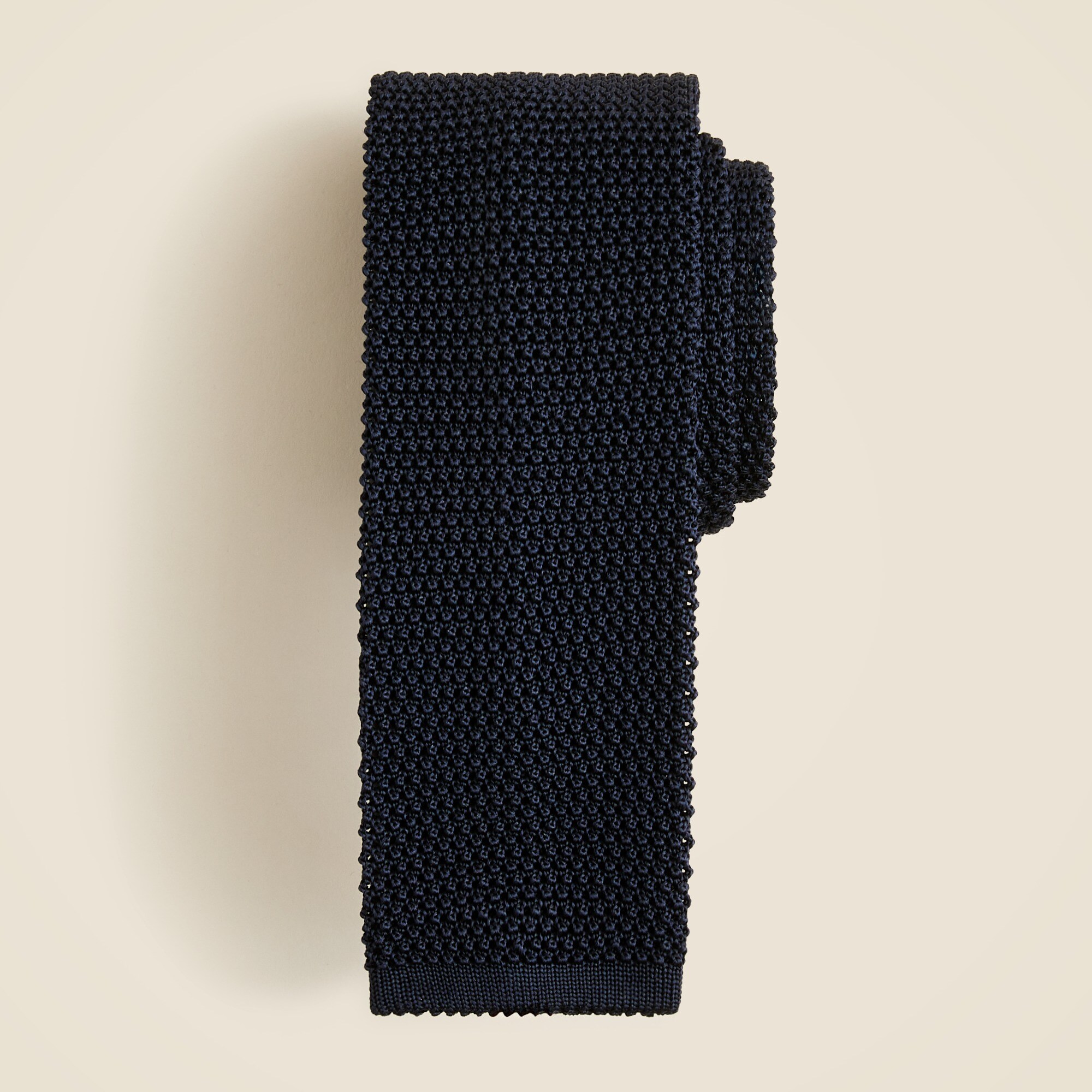  Hand-finished Italian silk knit tie