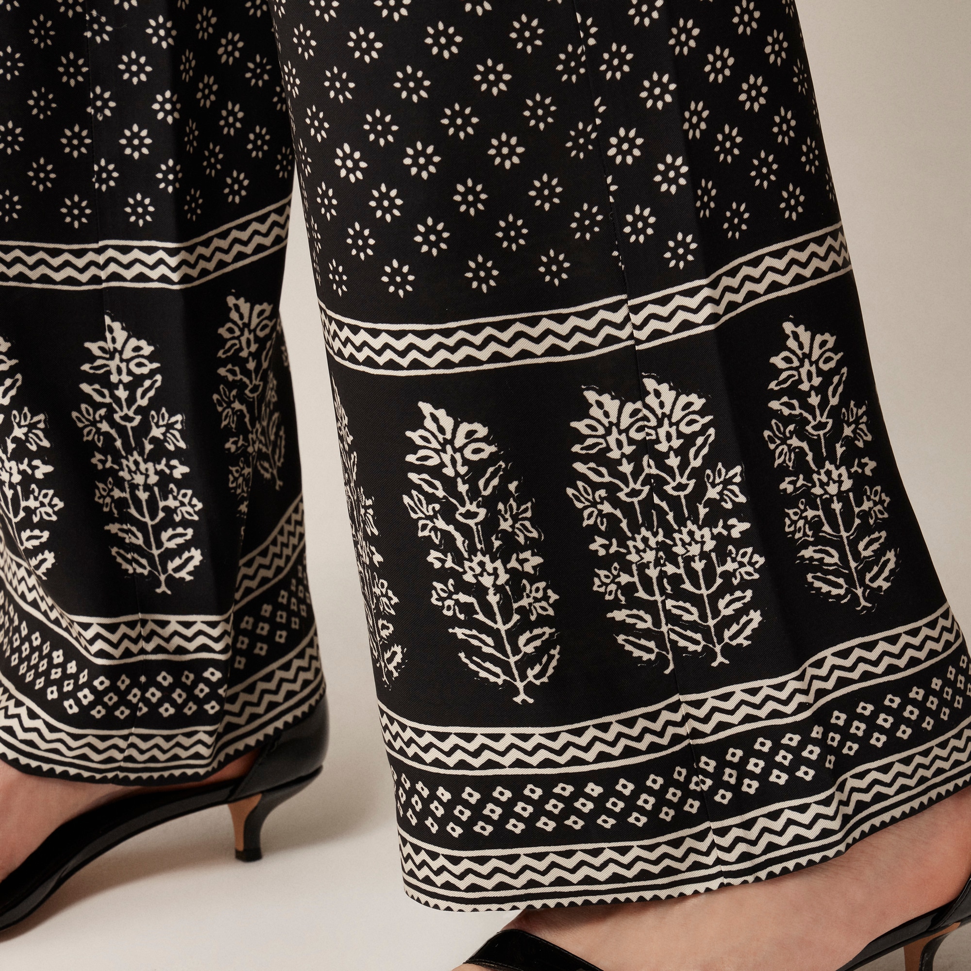 Cropped Stratus pant in block print