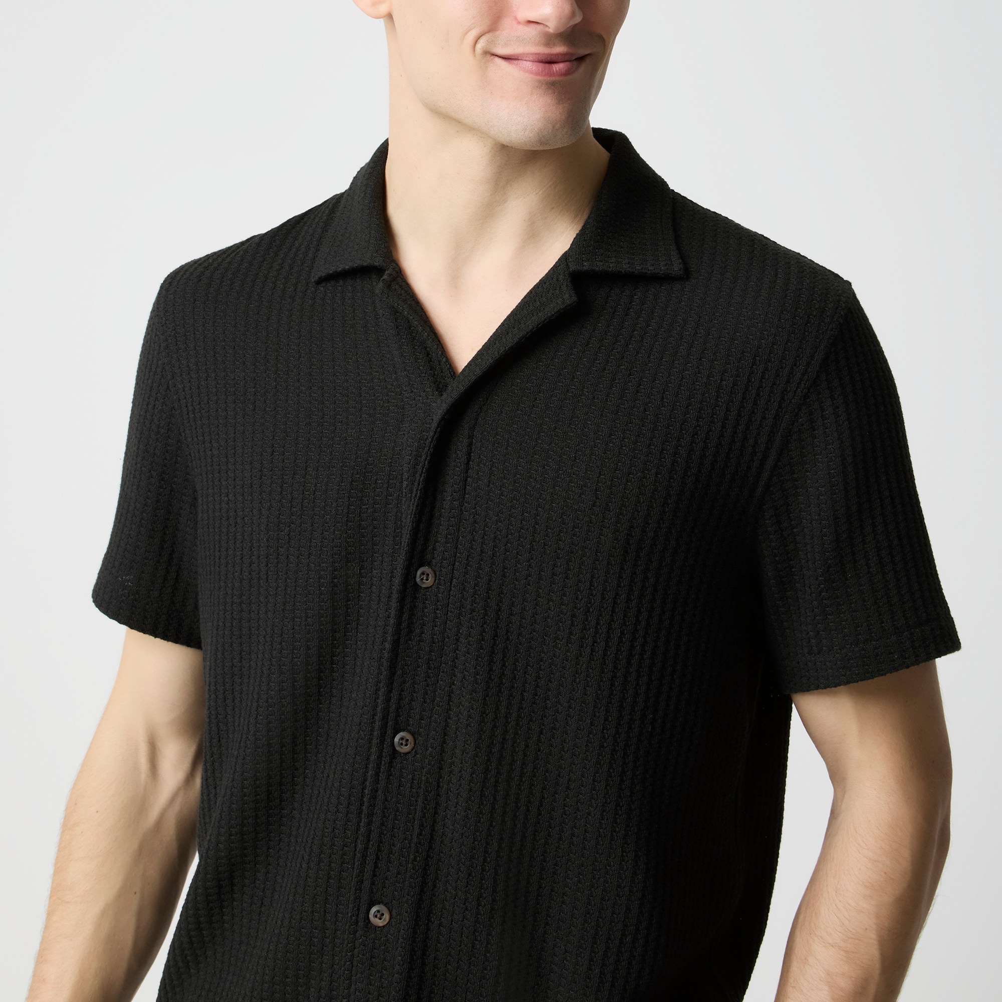 Short-sleeve textured camp shirt