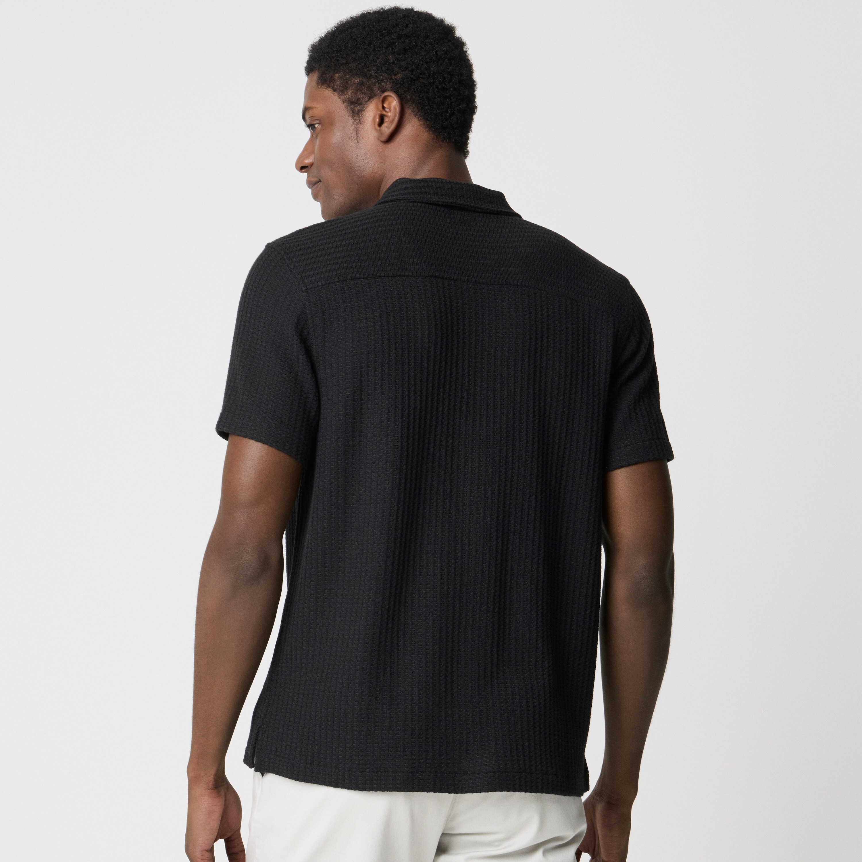 Short-sleeve textured camp shirt