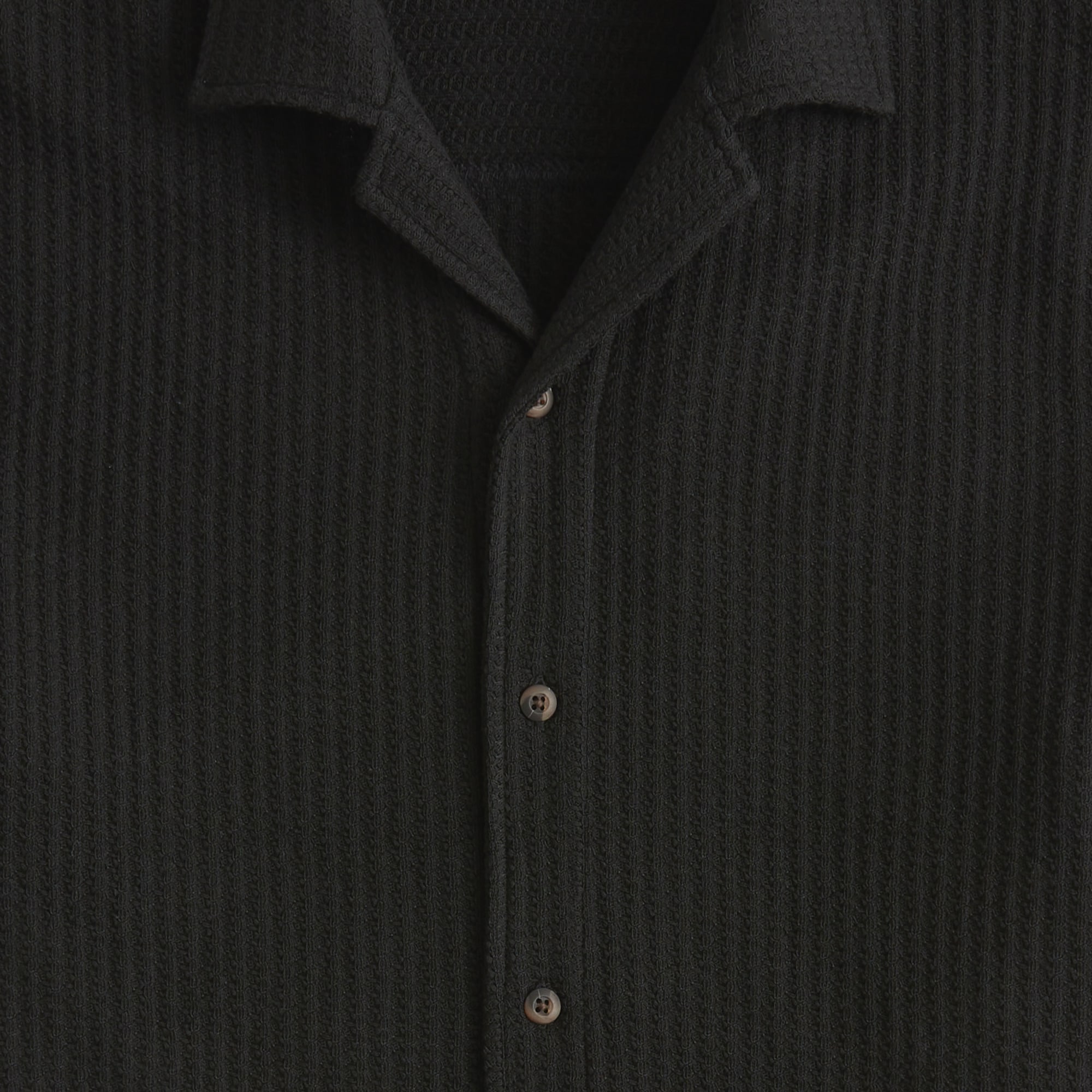 Short-sleeve textured camp shirt