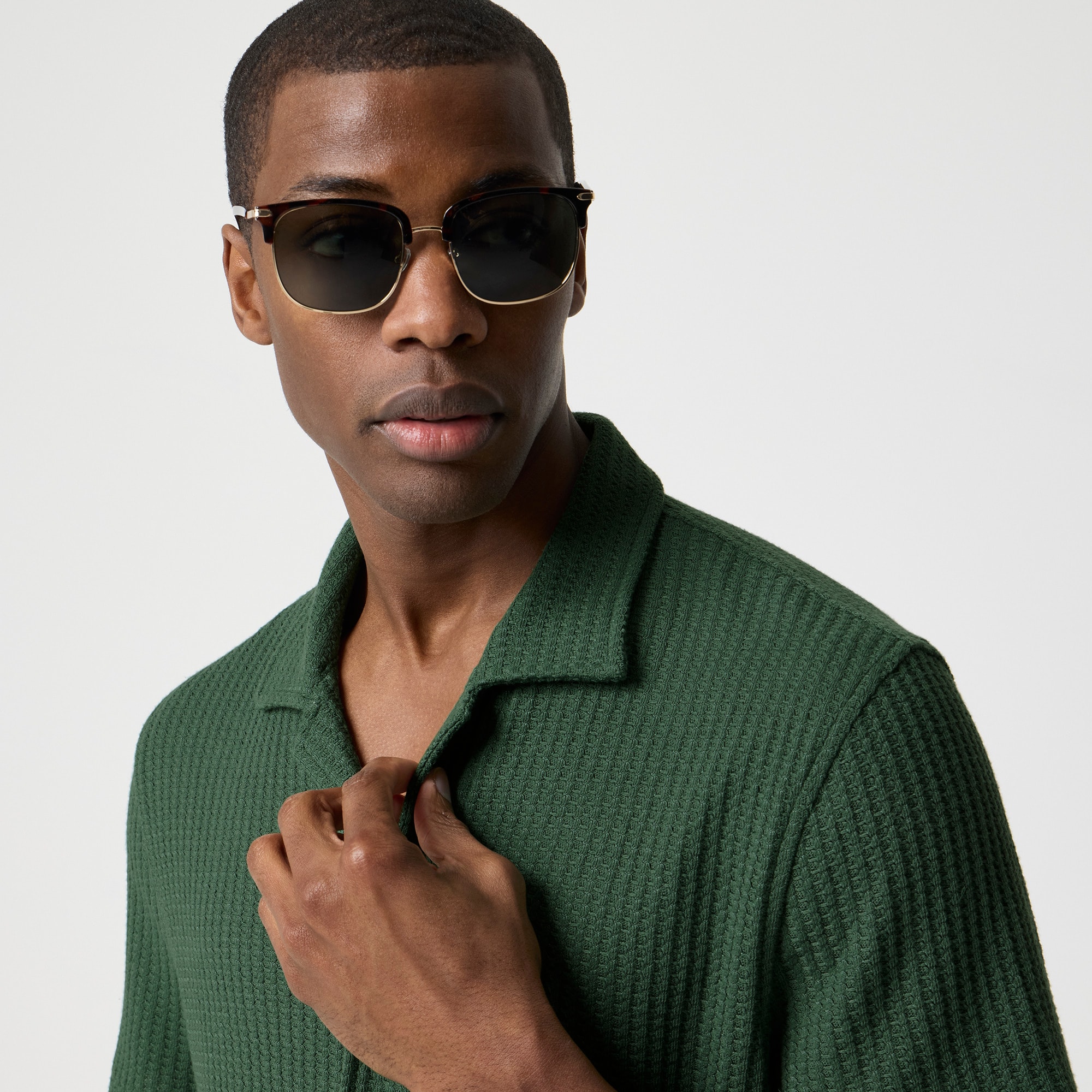 Short-sleeve textured camp shirt